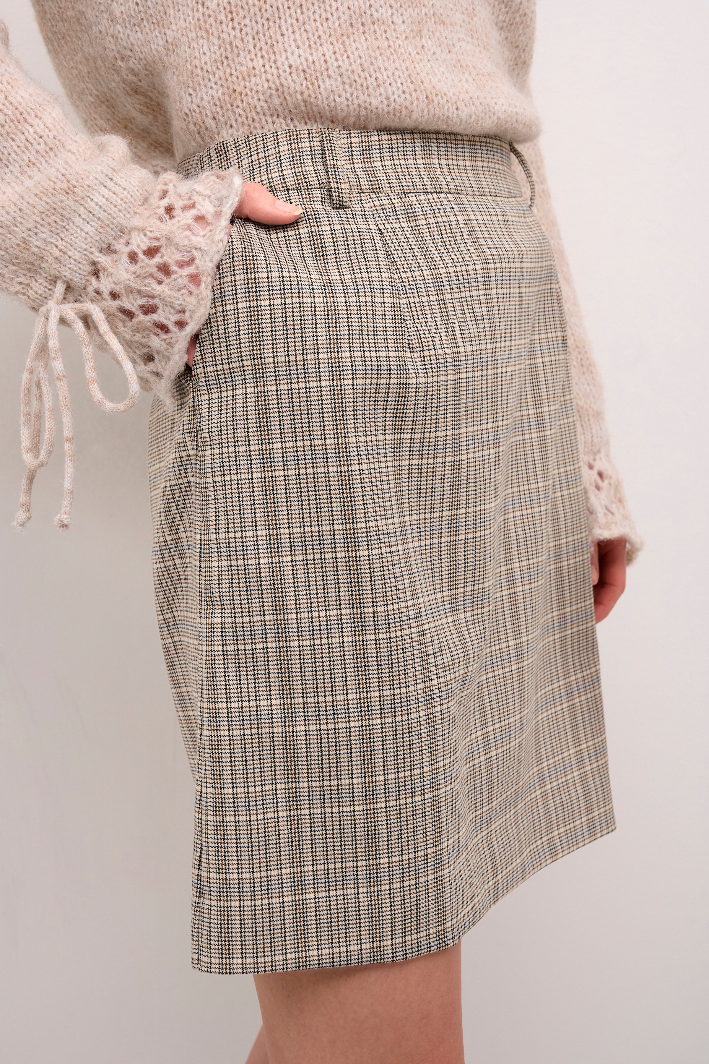 CRImogen Skirt LOOKBOOK DETAIL 10612809-106371