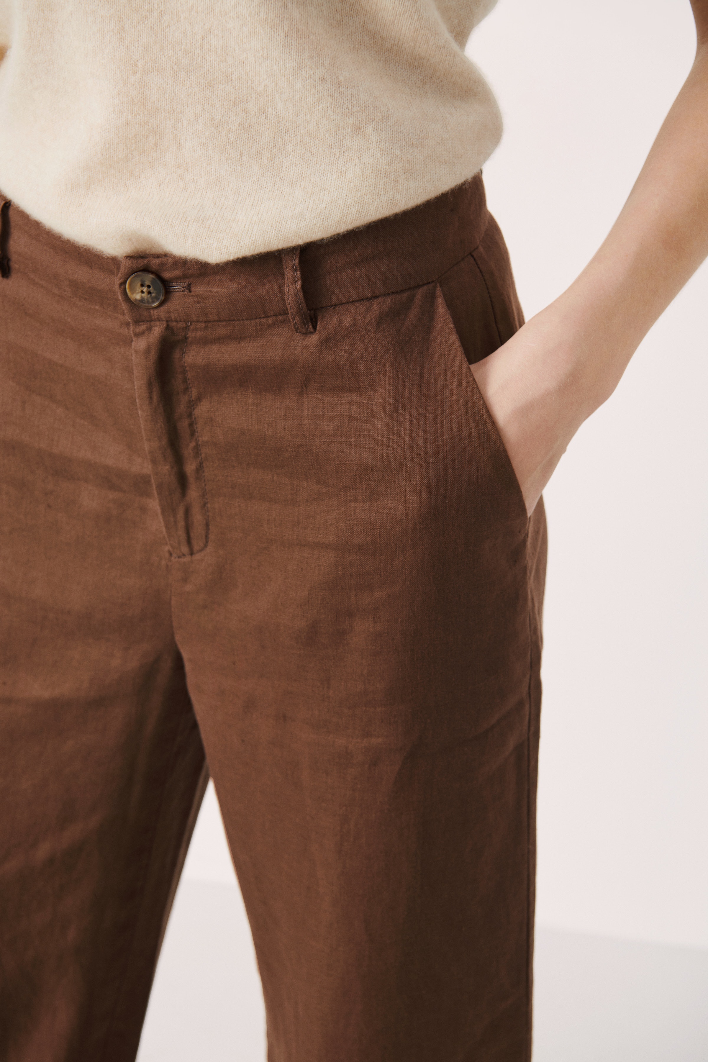 NinnesPW Linen trousers LOOKBOOK DETAIL 30307724-191118