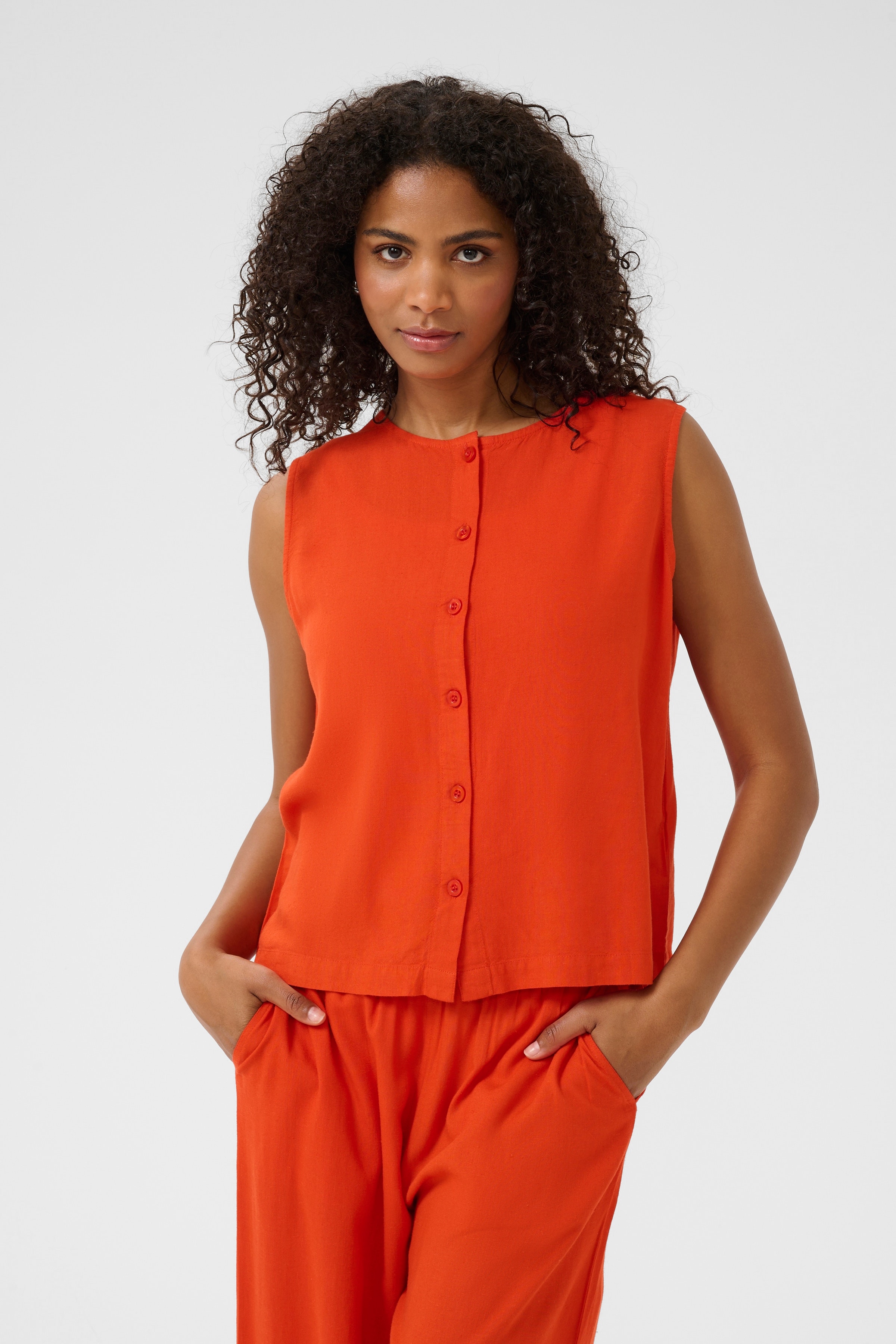 KAmilia Blouse en Lin LOOKBOOK FRONT 10510158-171558