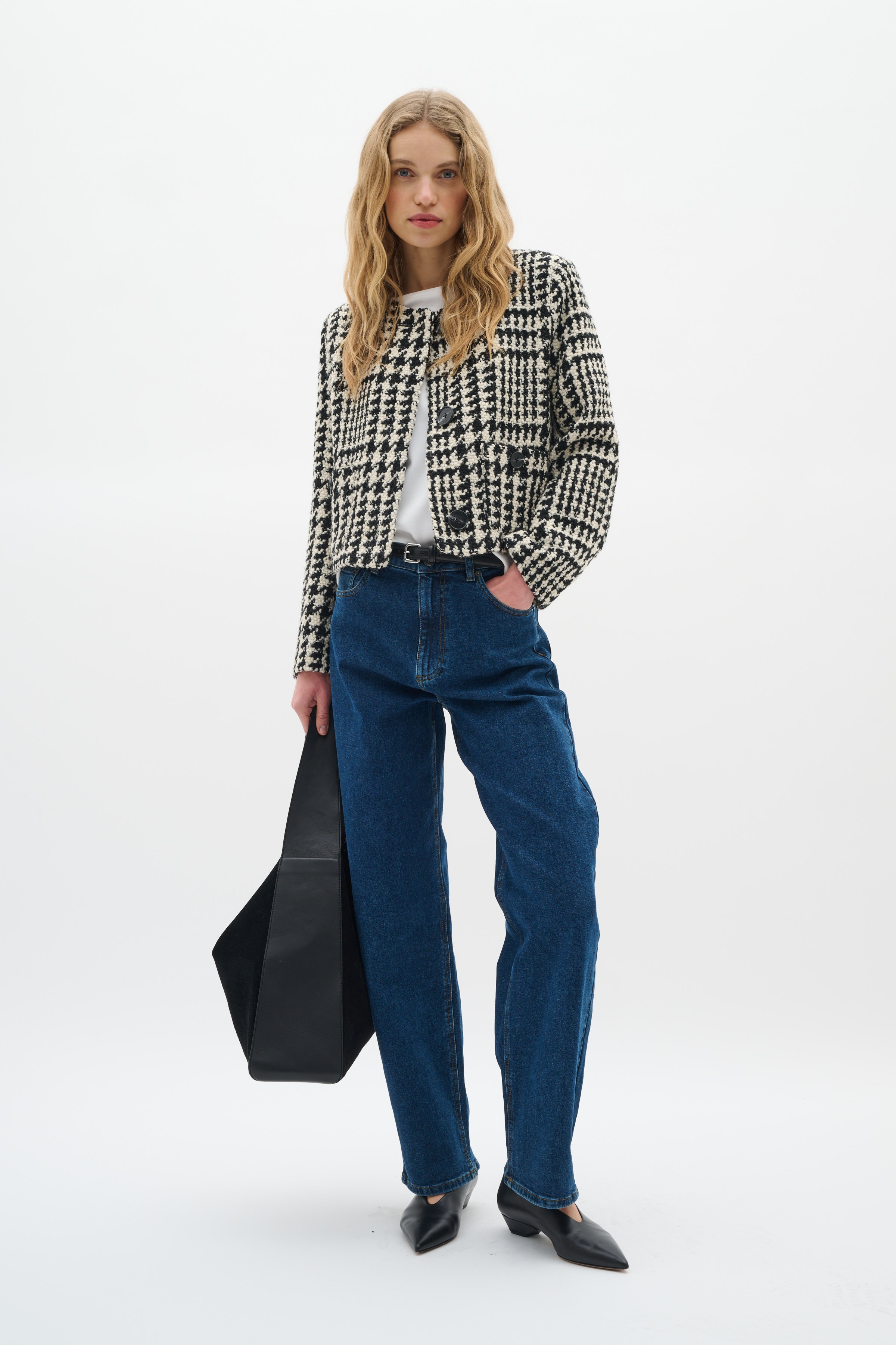 BryaIW Blazer LOOKBOOK FRONT 30111000-300027