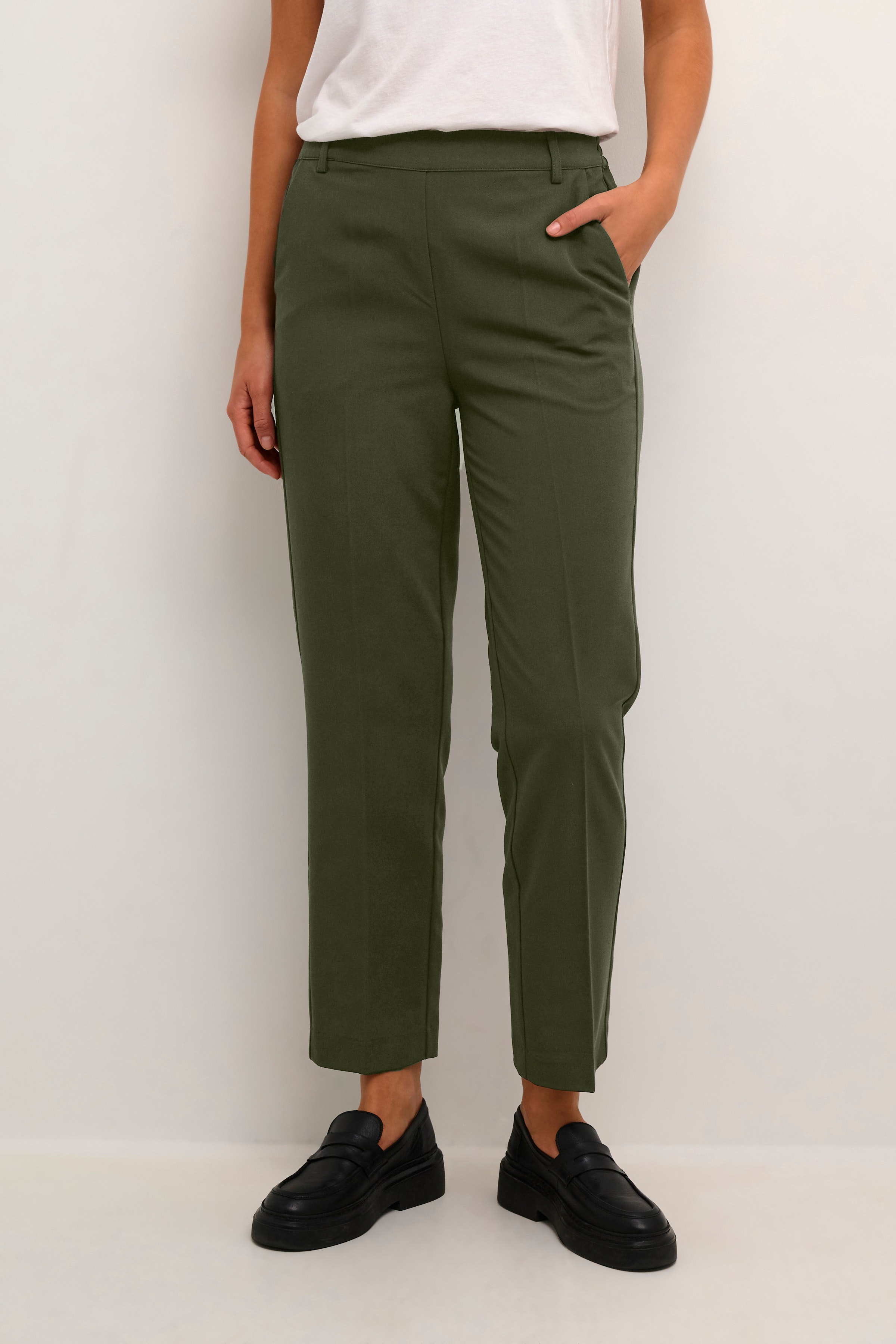 KAsakura Lange Hose LOOKBOOK FRONT 10506858-190414