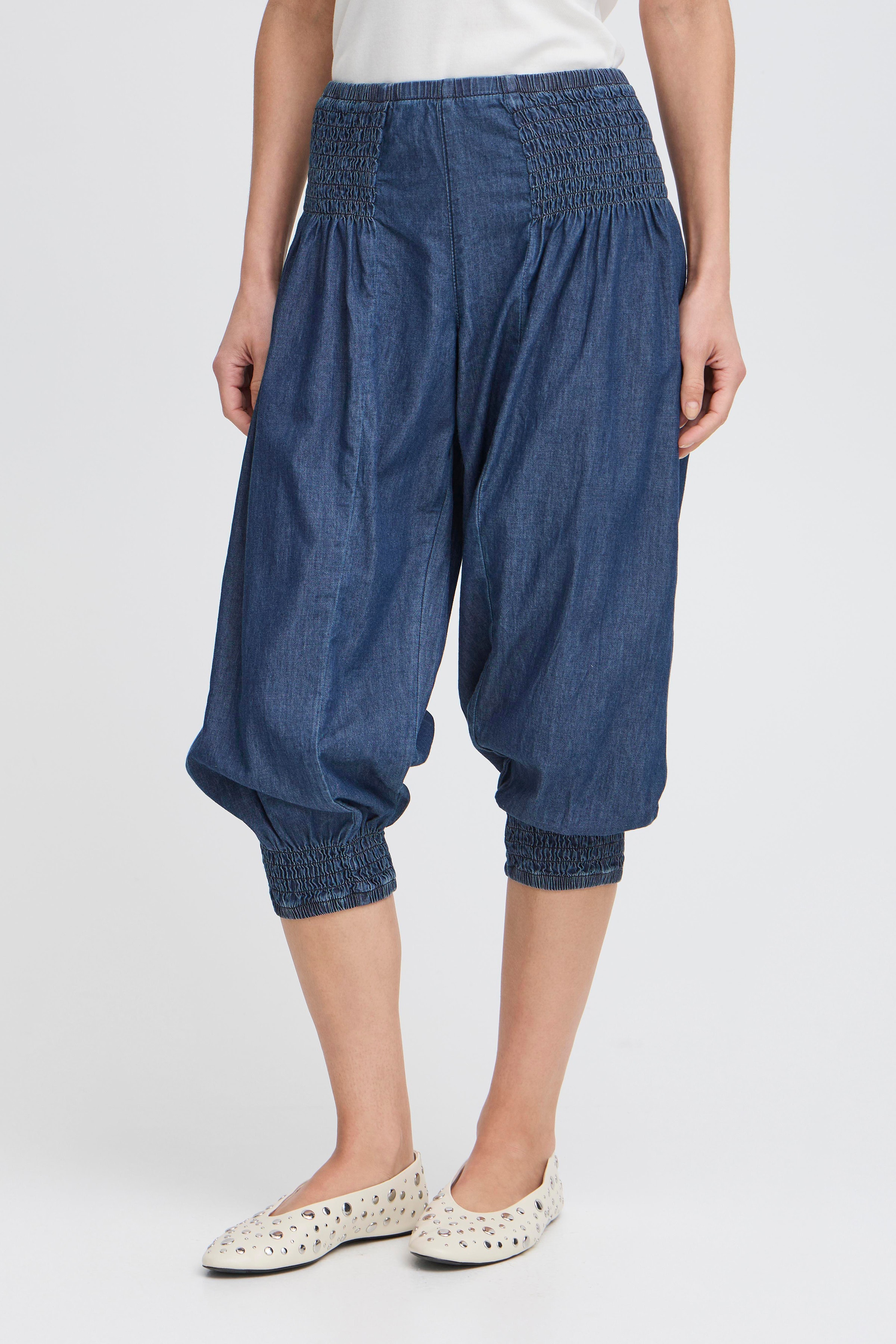 PZJILL Capri Byxor LOOKBOOK FRONT 50209217-200002