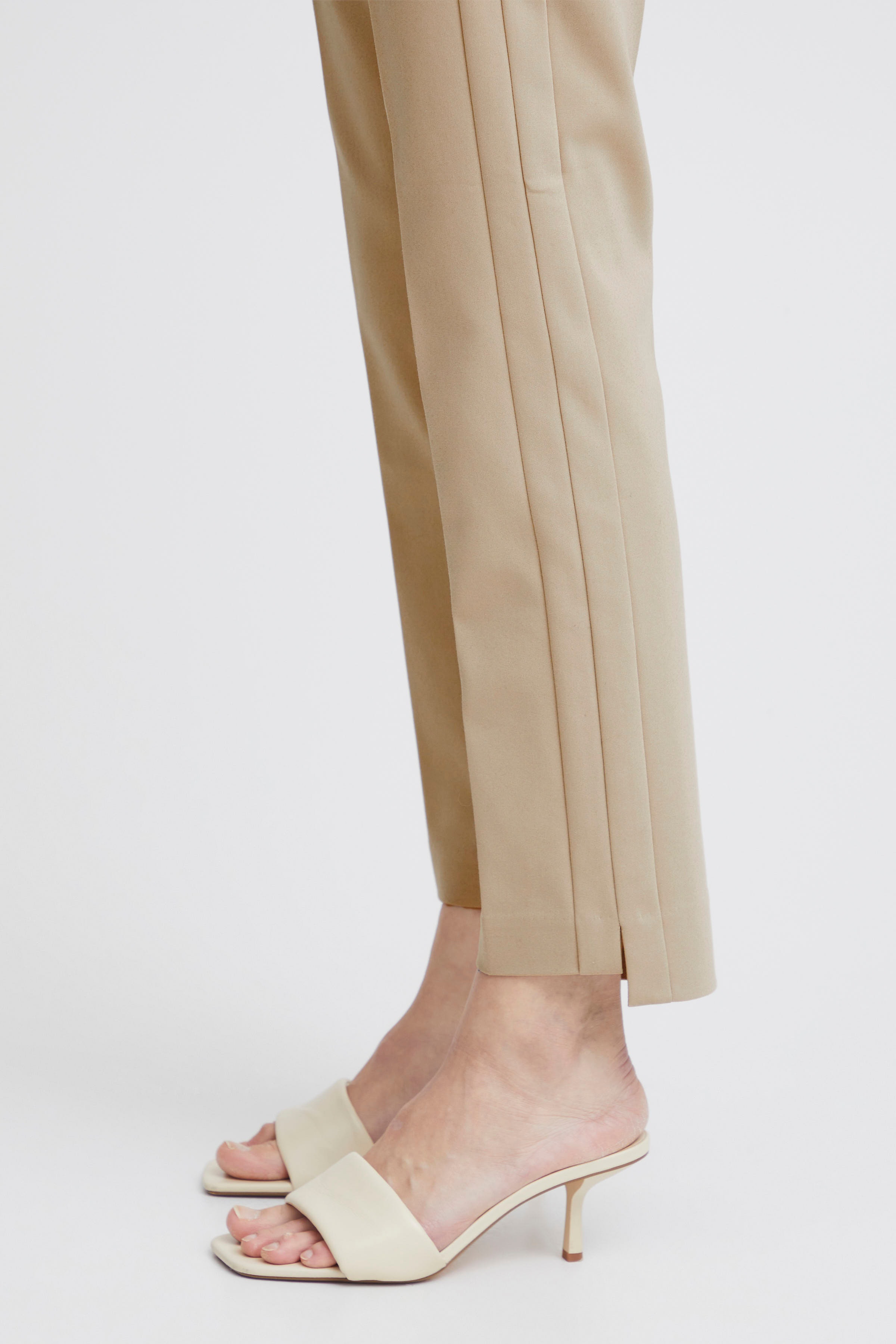 FRVITA Hose LOOKBOOK DETAIL 20611257-171312