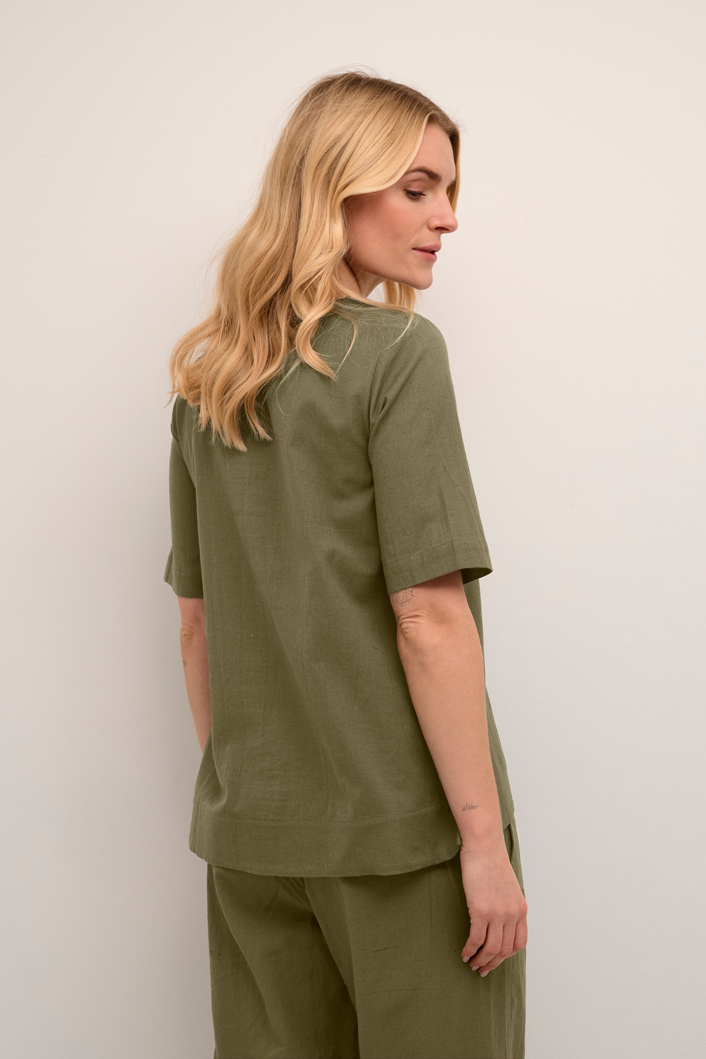 BPkia Blus LOOKBOOK BACK 10590413-180521B
