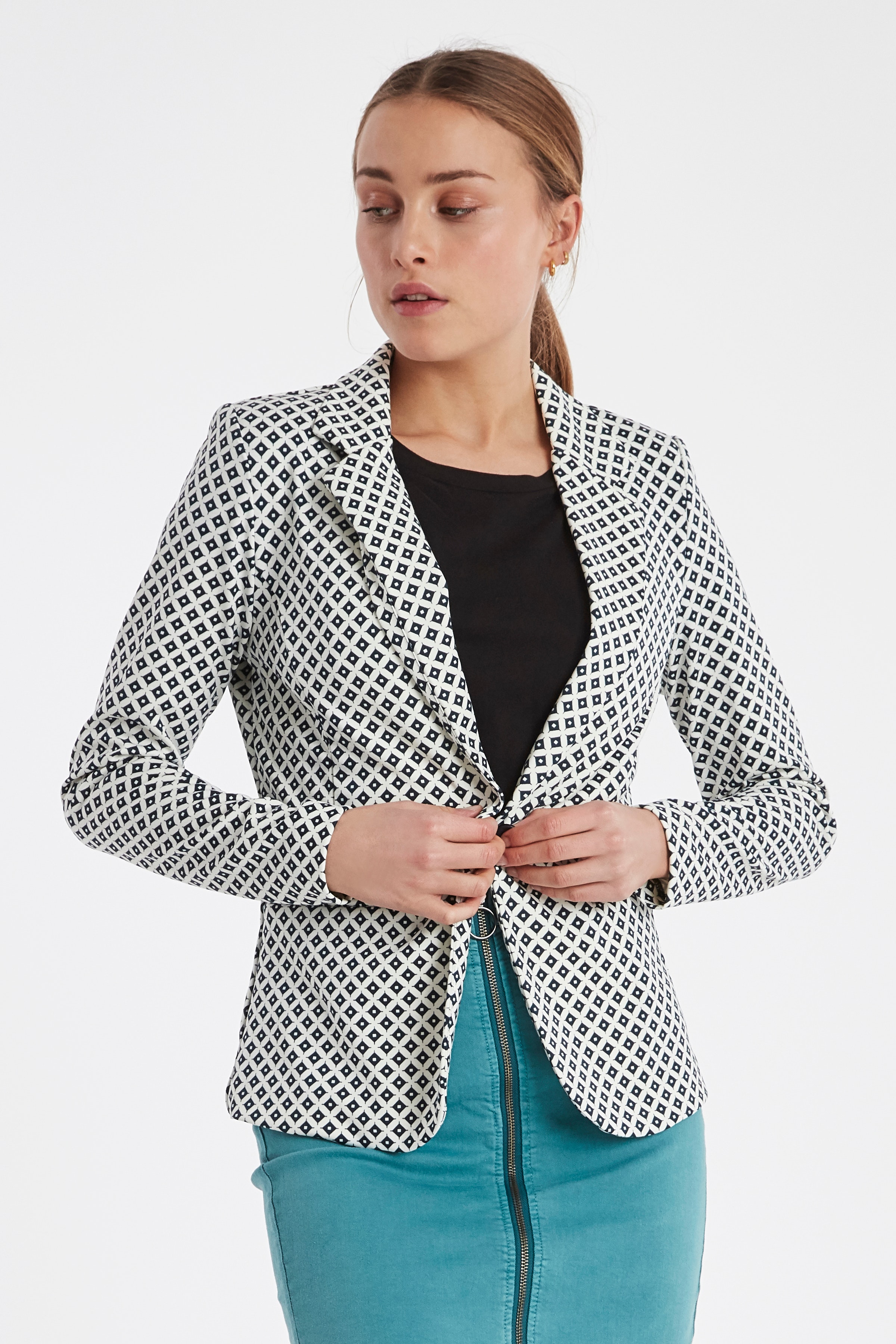 Blazer LOOKBOOK FRONT 20111200-14044