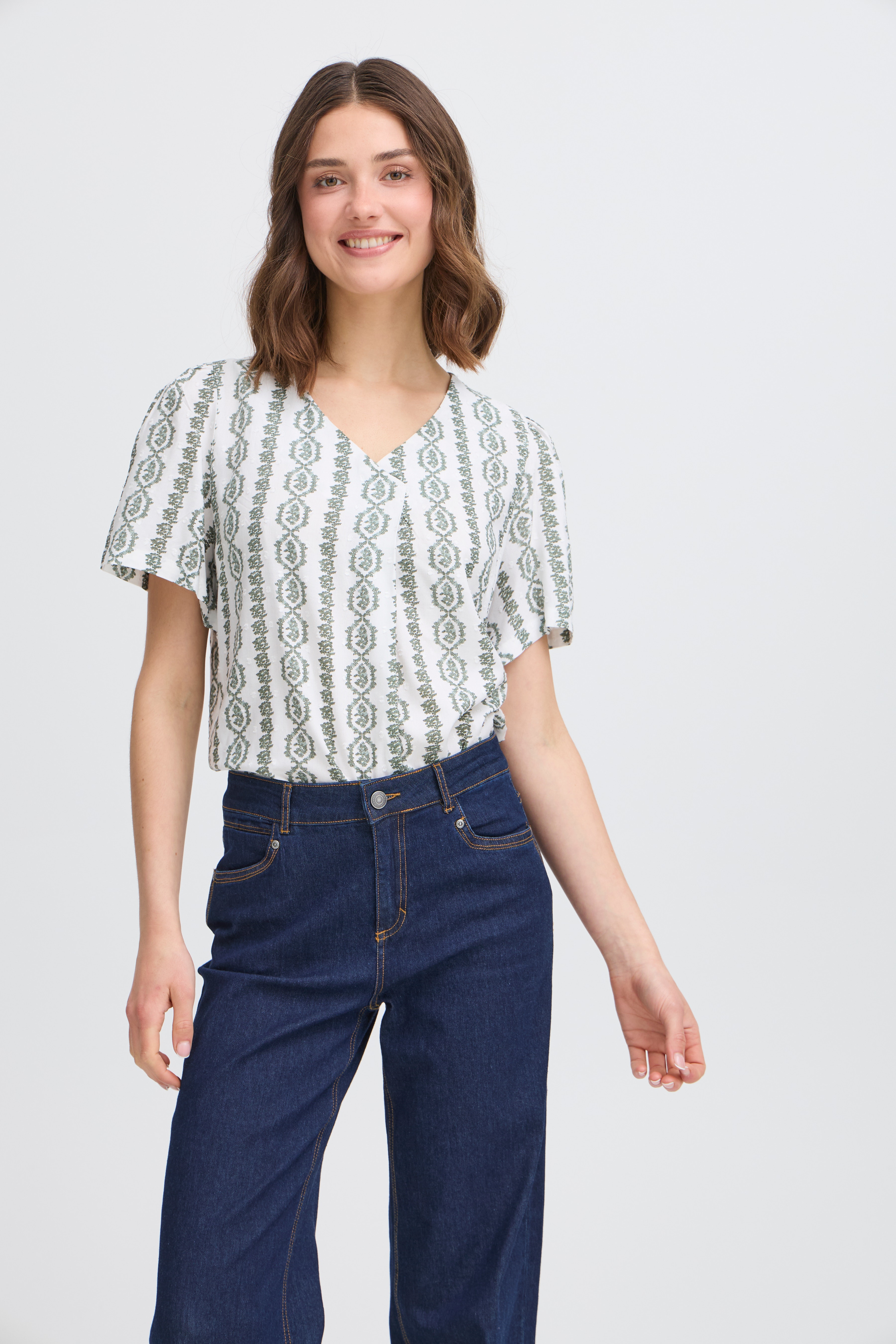 FRSOPHIA Blouse LOOKBOOK FRONT 20616299-205548
