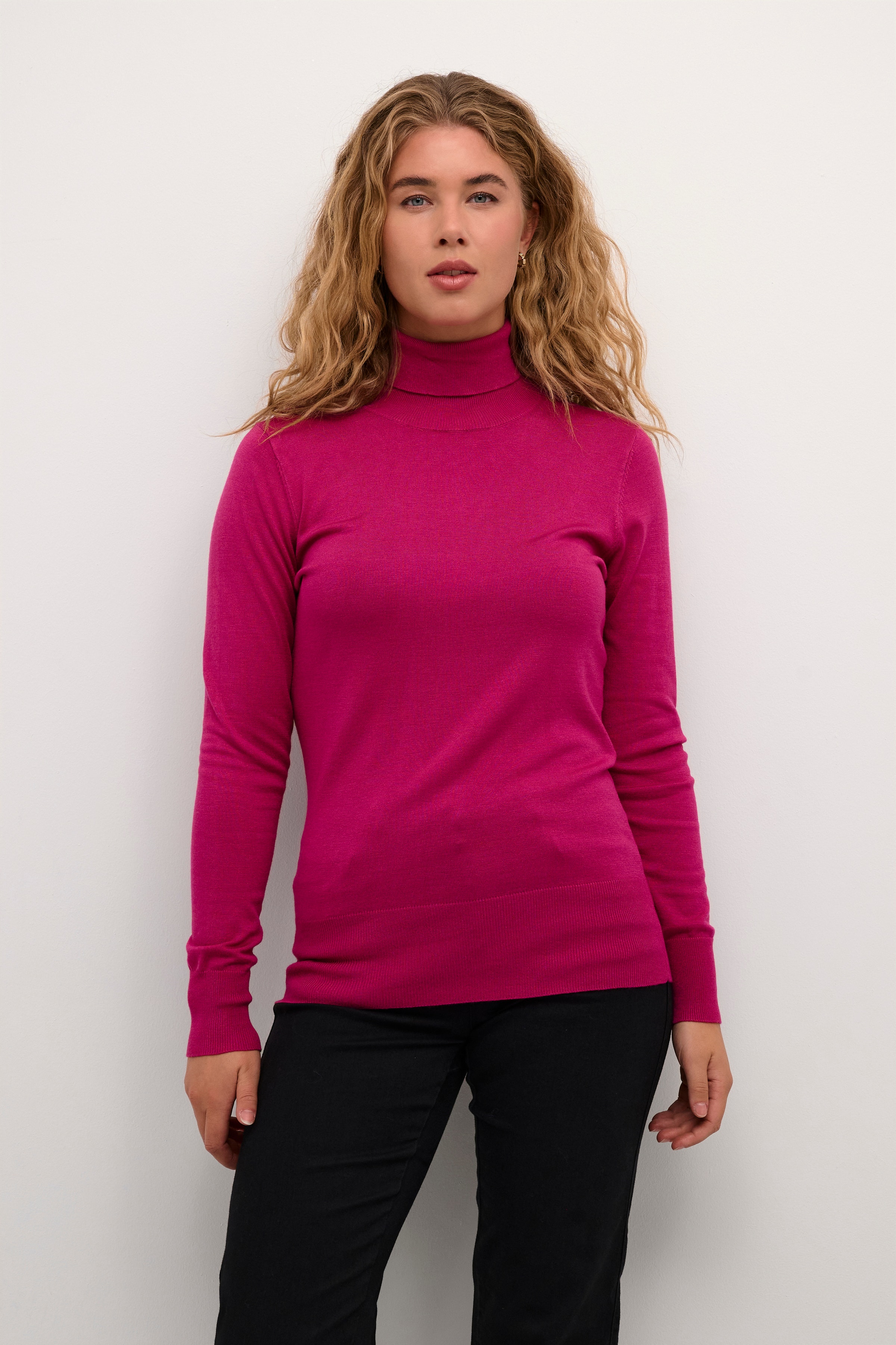 Astrid Pullover LOOKBOOK FRONT 500023-182328