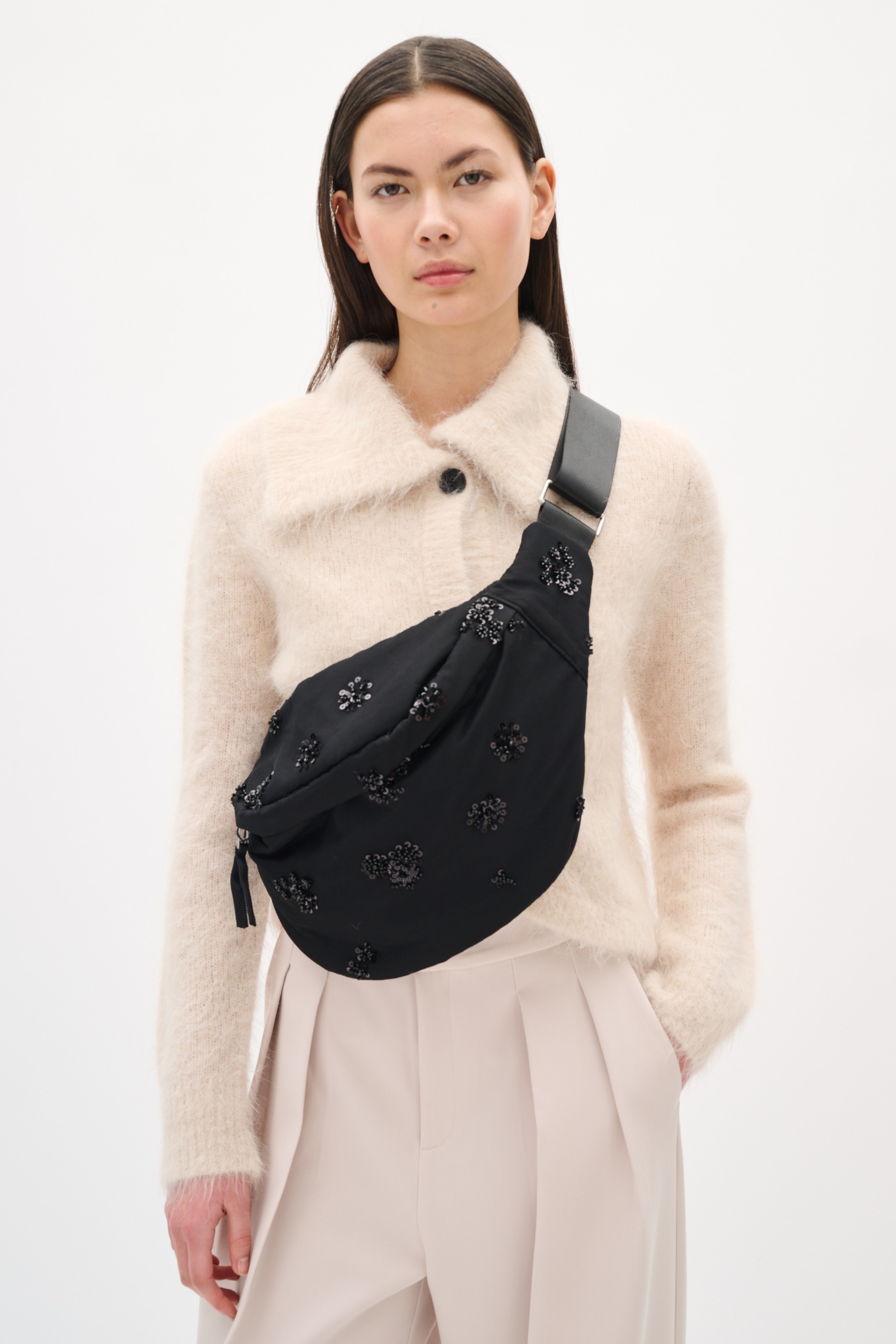 TAHOIW Heuptas LOOKBOOK FRONT 30112137-194008