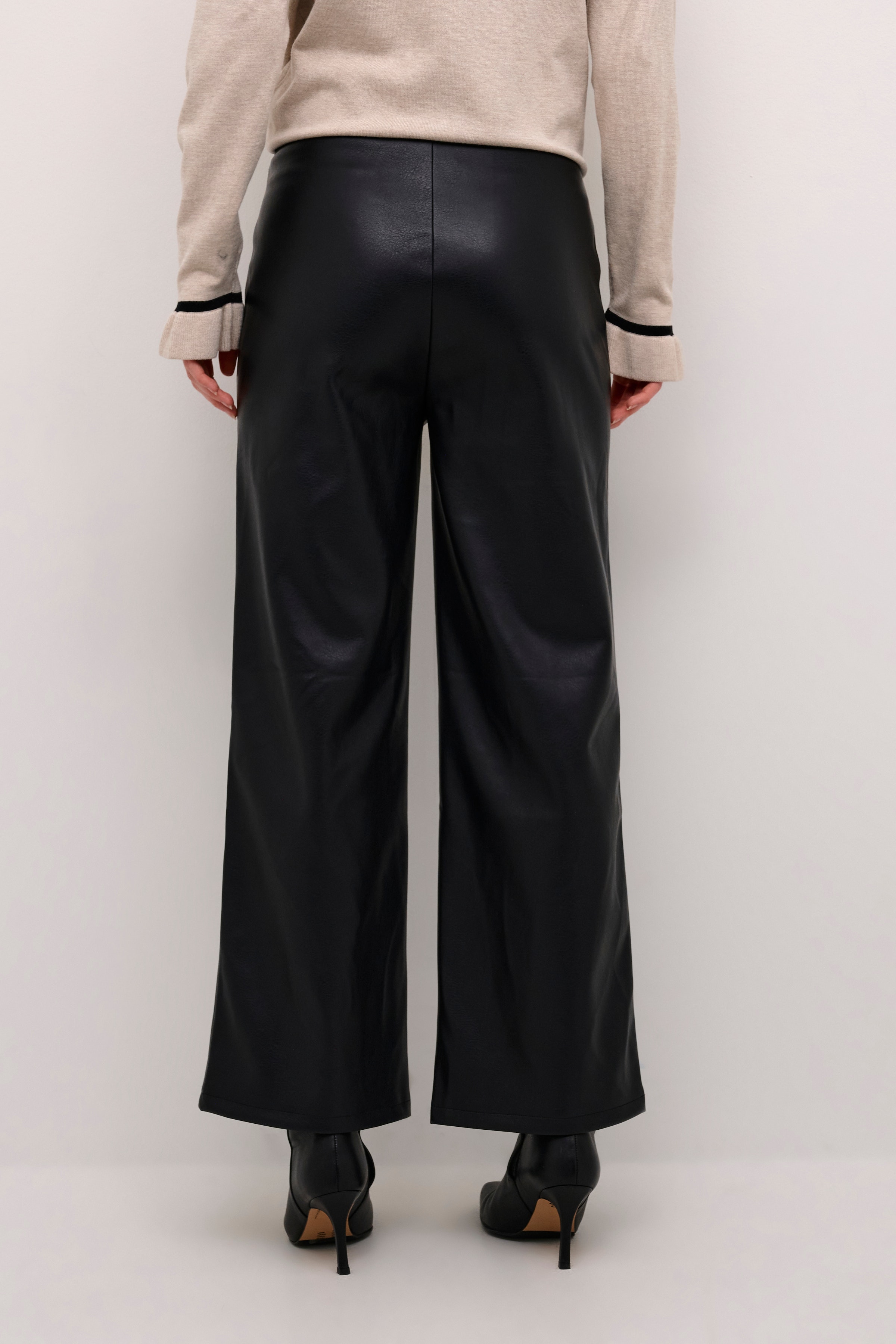 CRAriana Trousers LOOKBOOK BACK 10611995-100120