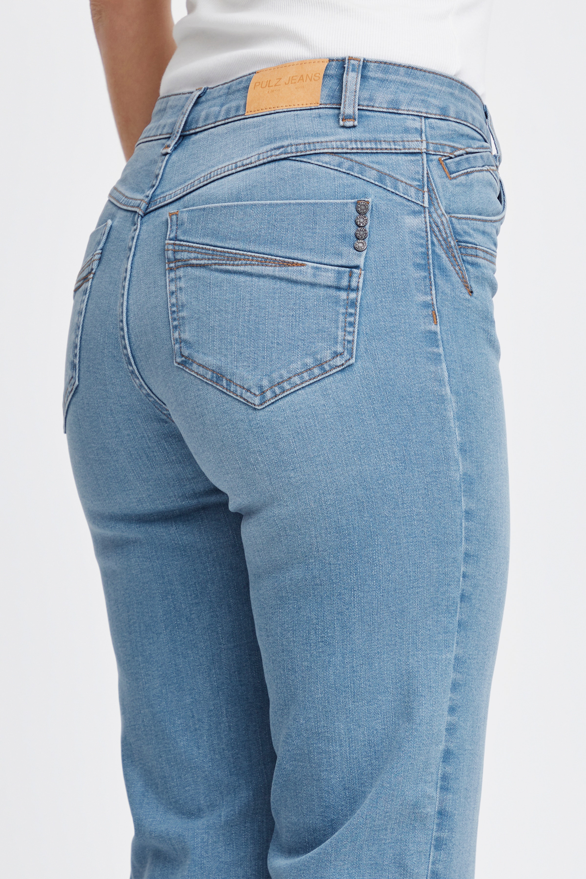 PZCARLA HW Jeans Straight Leg LOOKBOOK DETAIL 50207829-200008