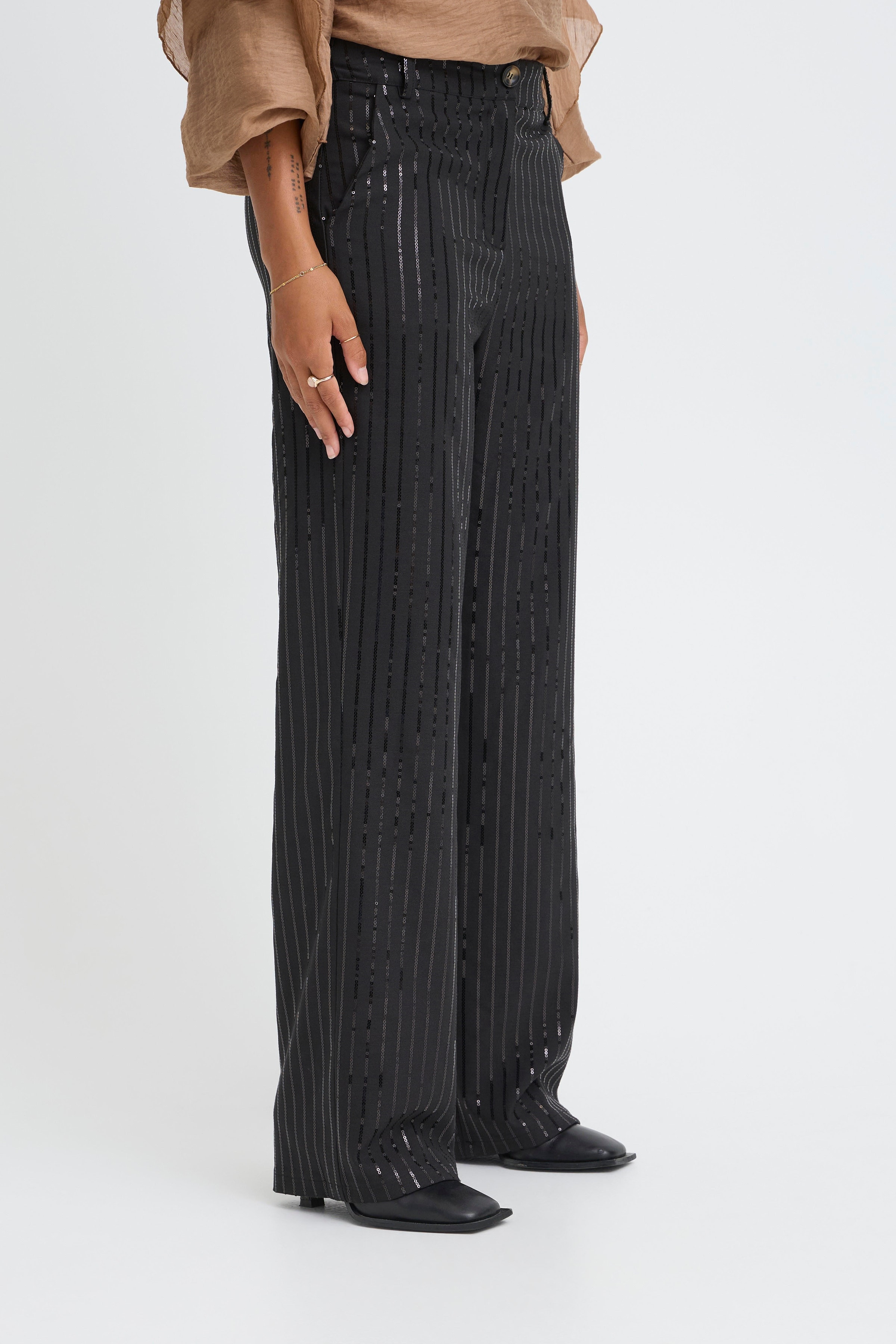 SBIVY Broek LOOKBOOK FRONT 22101121-190303