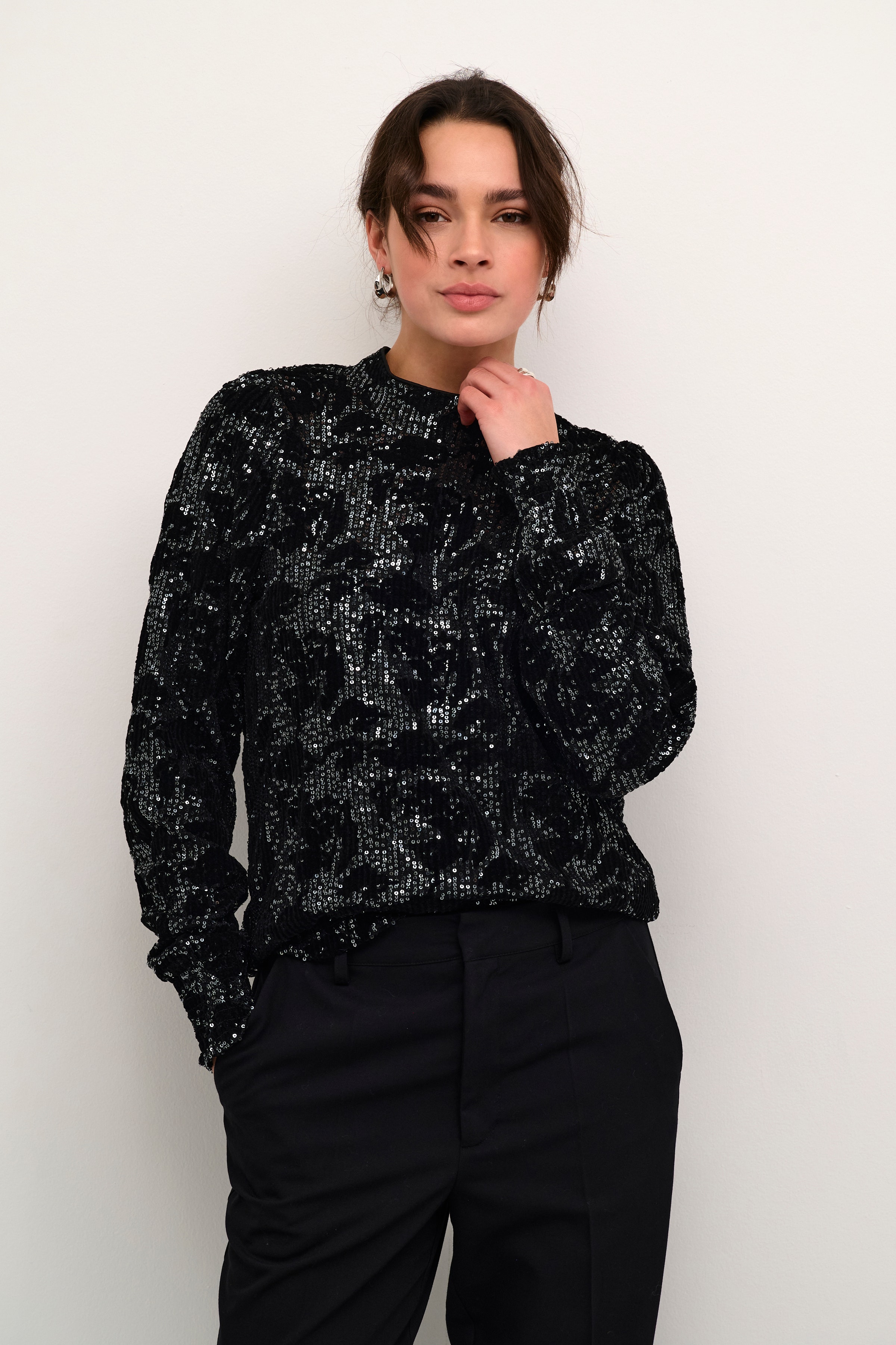 KAgrit Blouse à sequins LOOKBOOK FRONT 10509290-106676