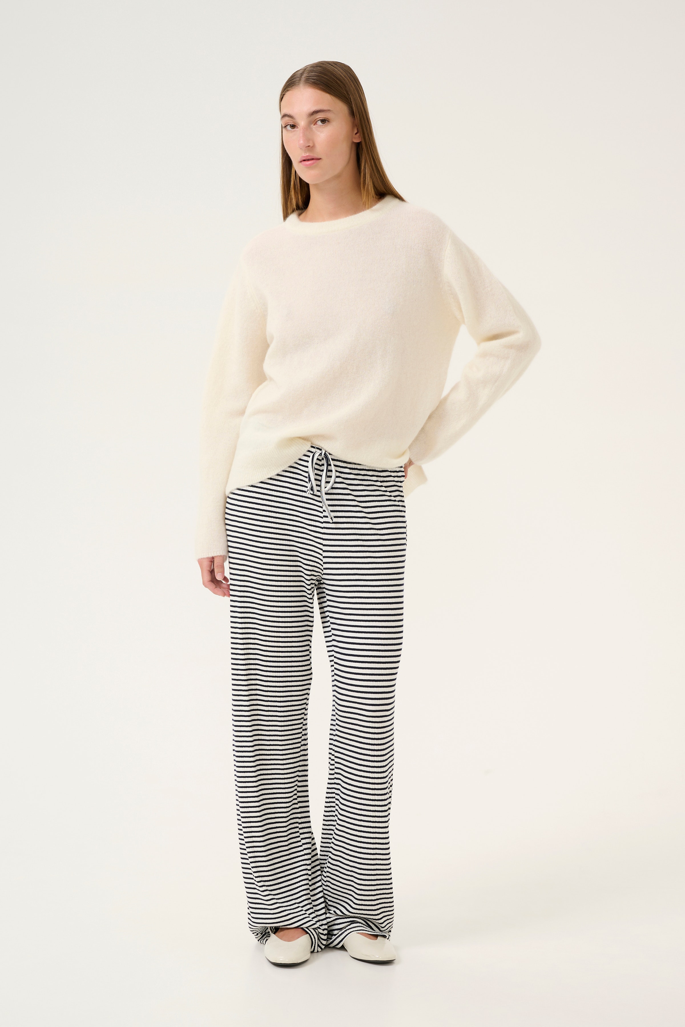 KBCandace Trousers LOOKBOOK FRONT 10105451-103953