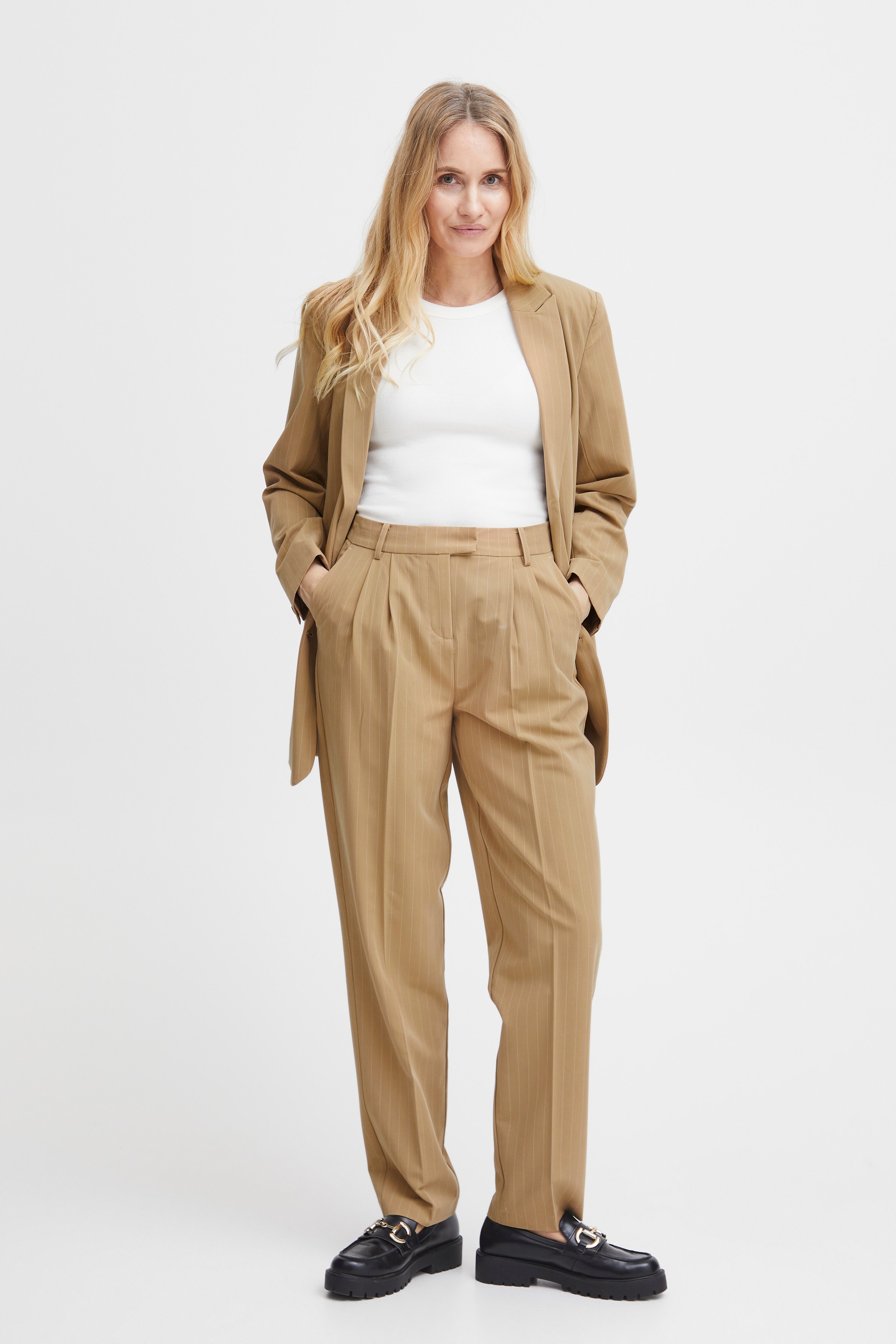 FRCALLIE Hose LOOKBOOK FRONT 20612476-202145