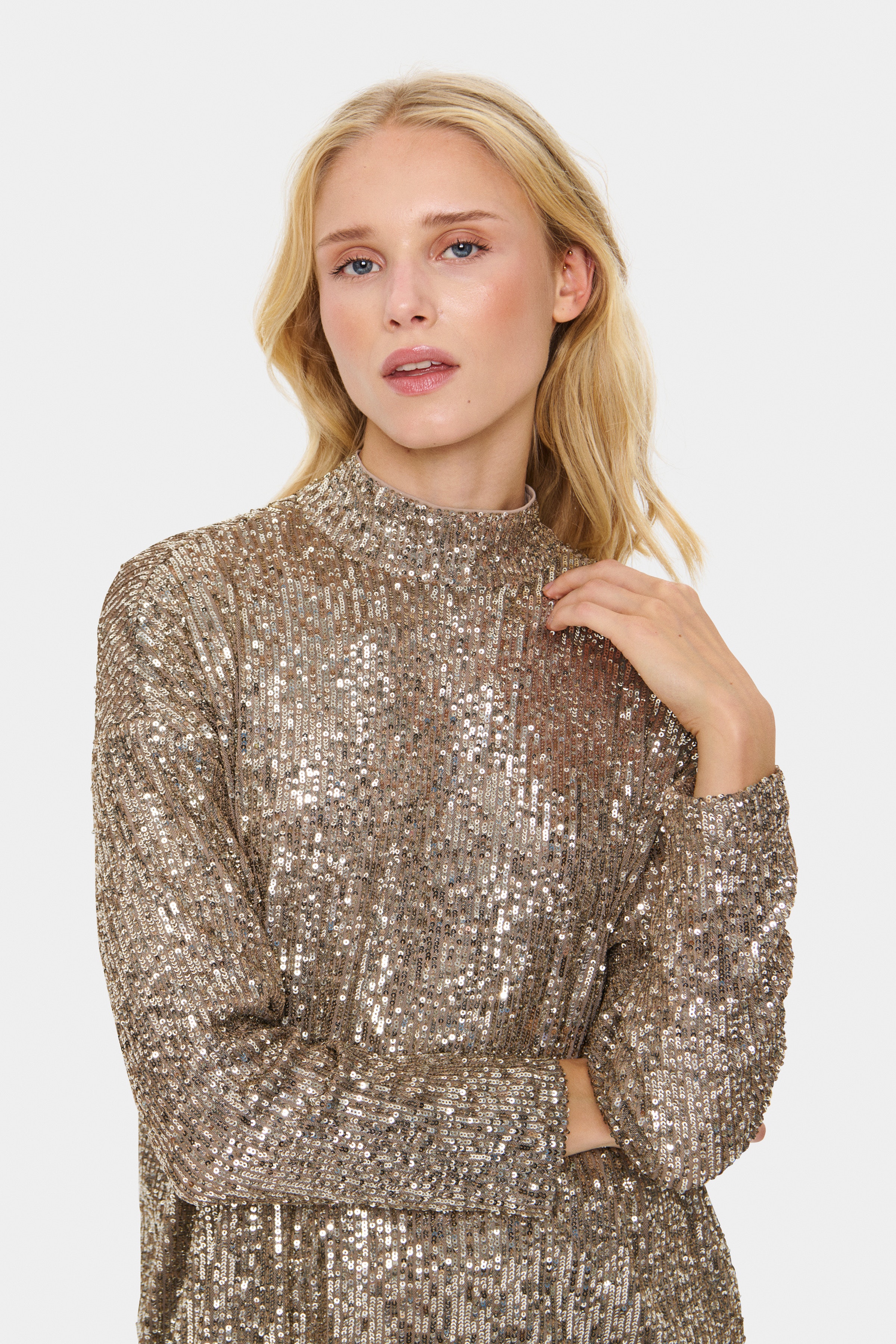 ReyanaSZ Sequin Blouse LOOKBOOK DETAIL 30512222-131012