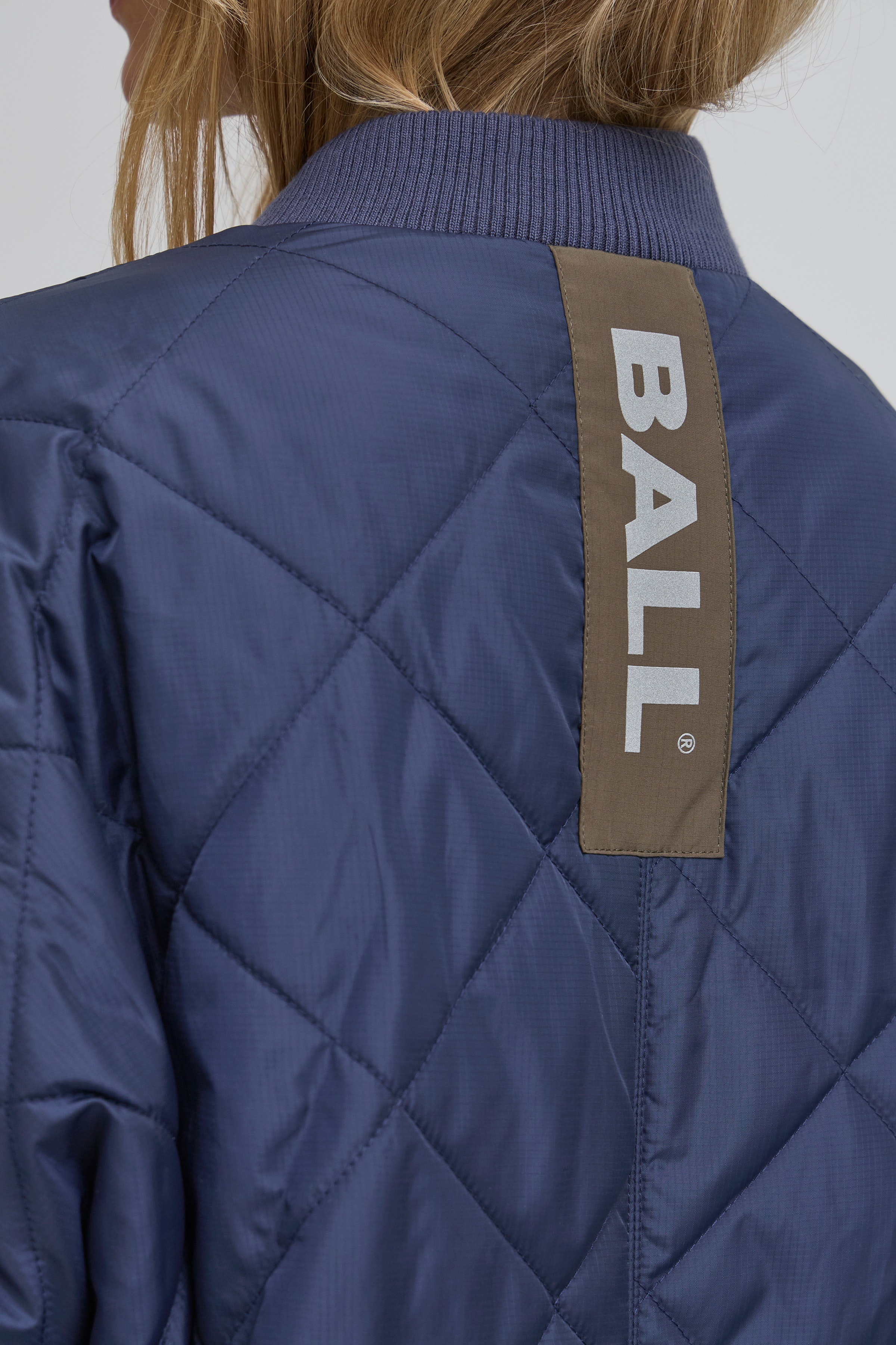 BAESTEL Outerwear LOOKBOOK DETAIL 50405109-194018