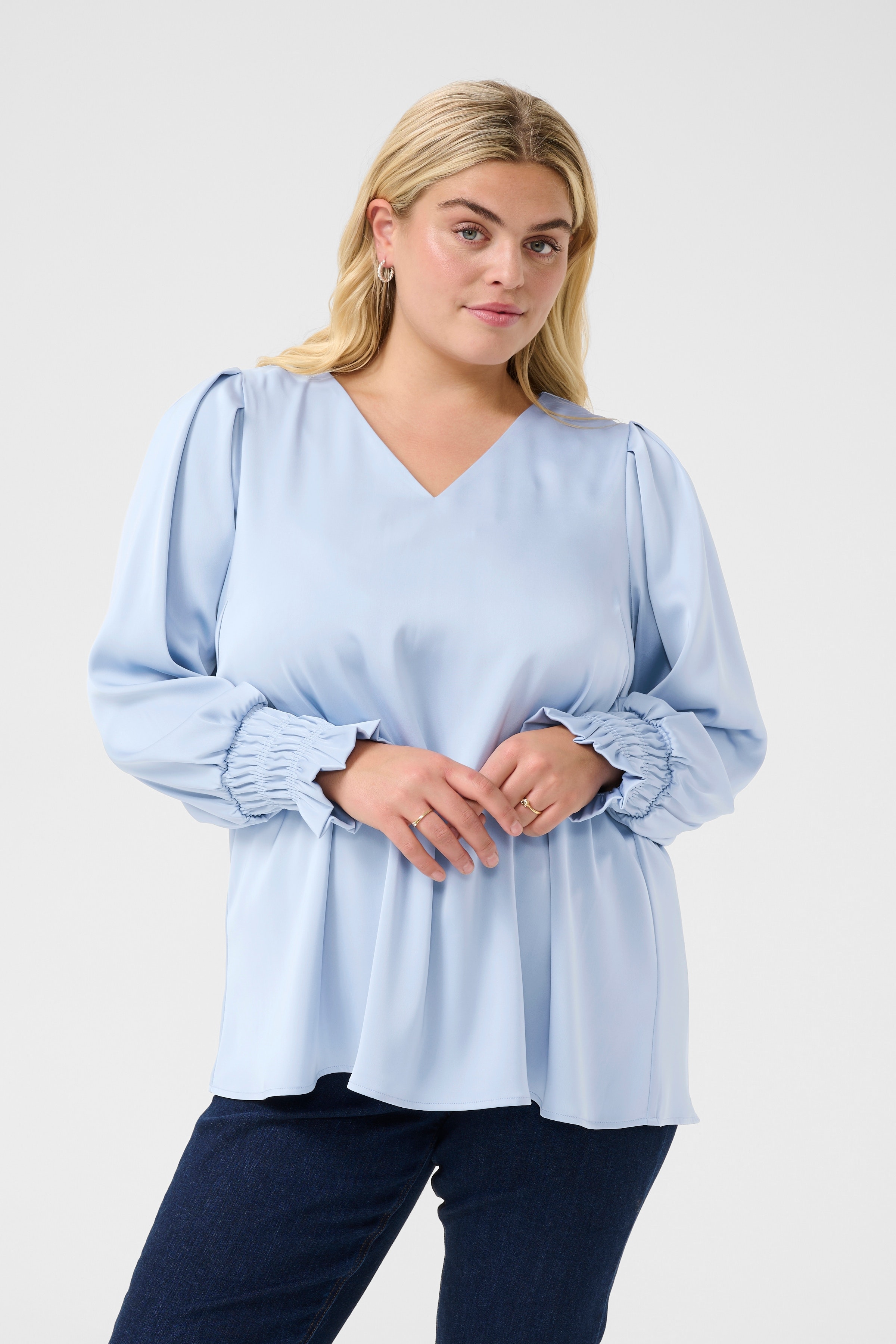 KChilla Bluse LOOKBOOK FRONT 10583044-164016