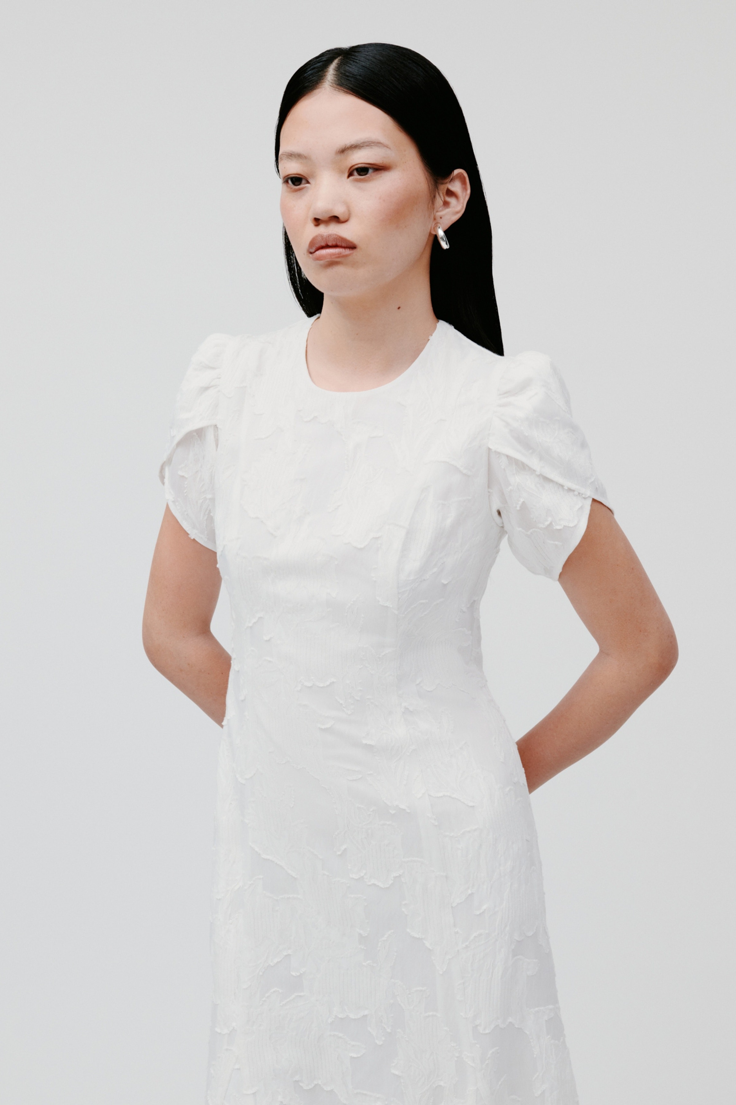 NASRIN Kjole LOOKBOOK FRONT 30600663-WH010