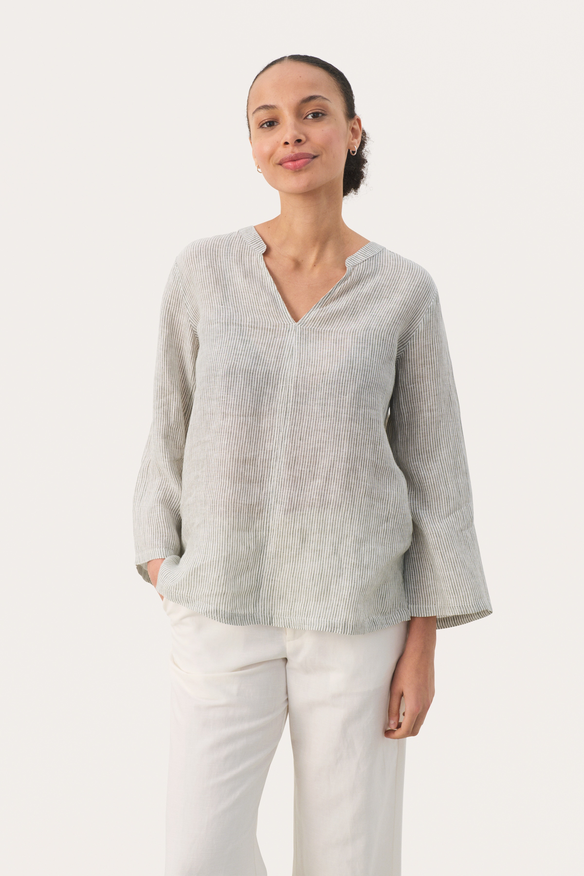 GerthaPW Linen blouse LOOKBOOK FRONT 30308599-302908