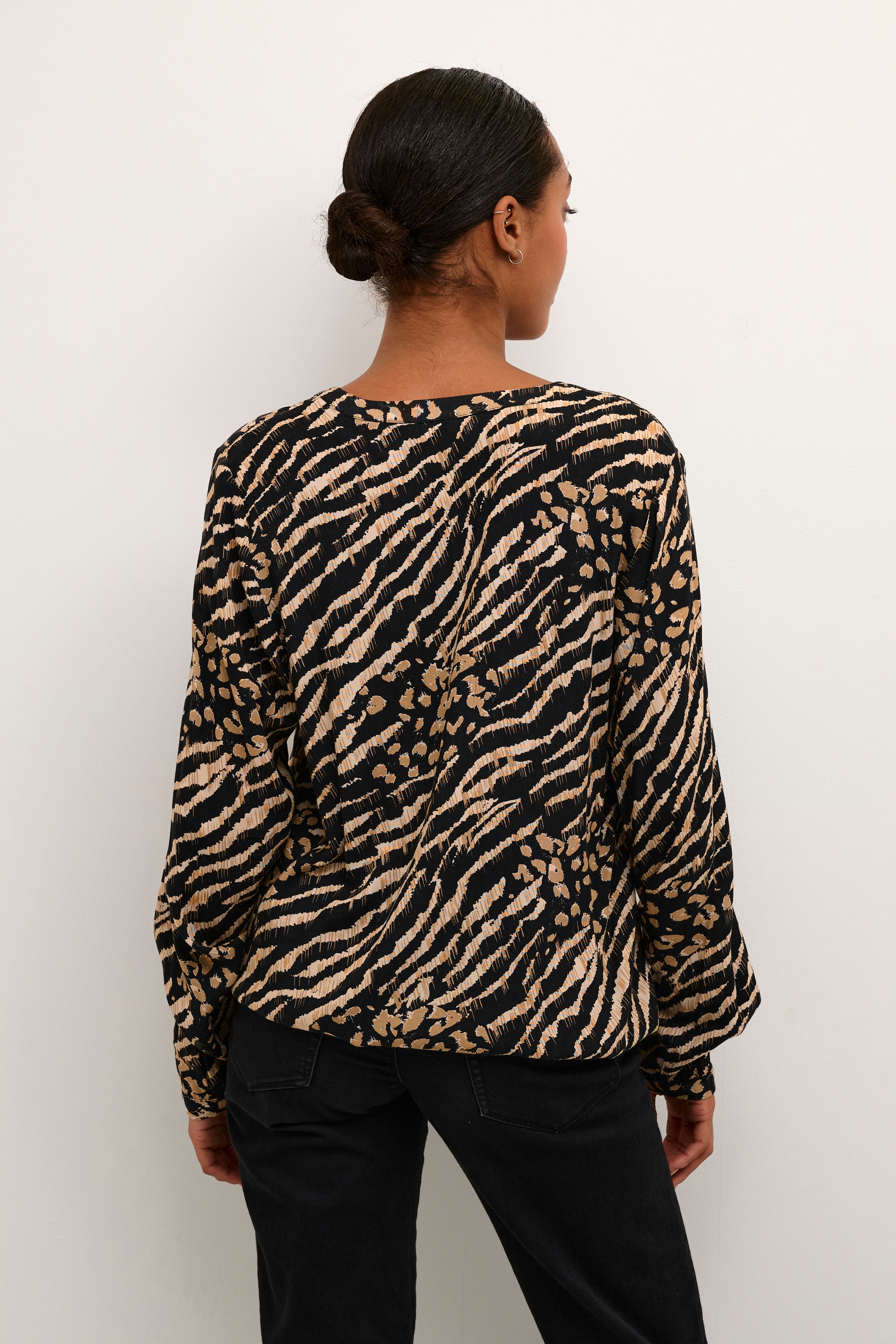 KAditte Top LOOKBOOK BACK 10507919-104859