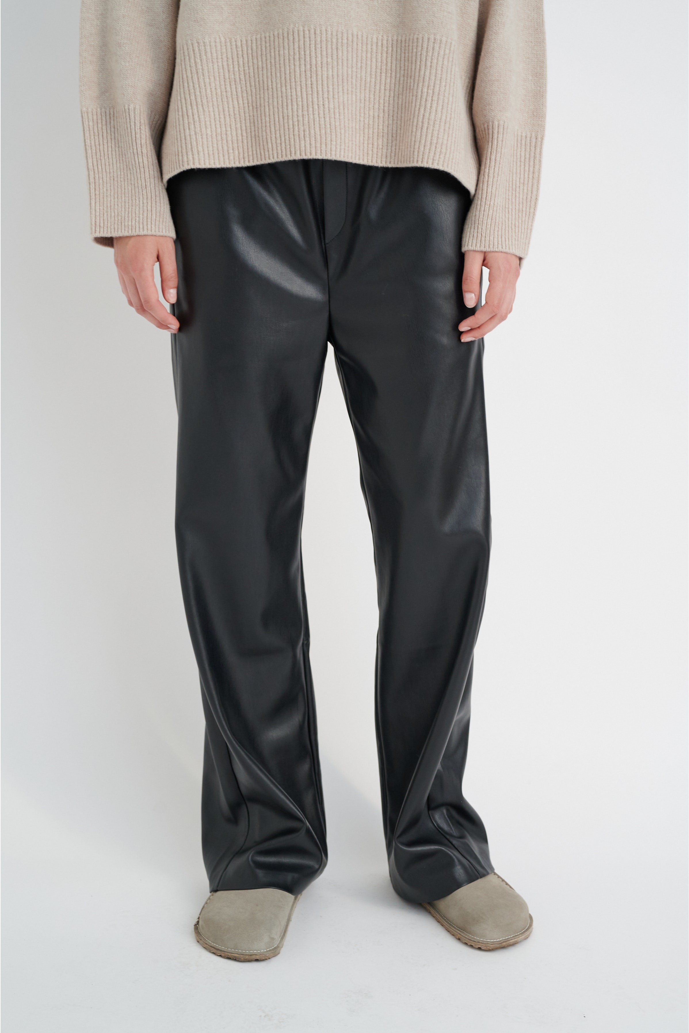 OEIW Trousers LOOKBOOK FRONT 30108249-194008