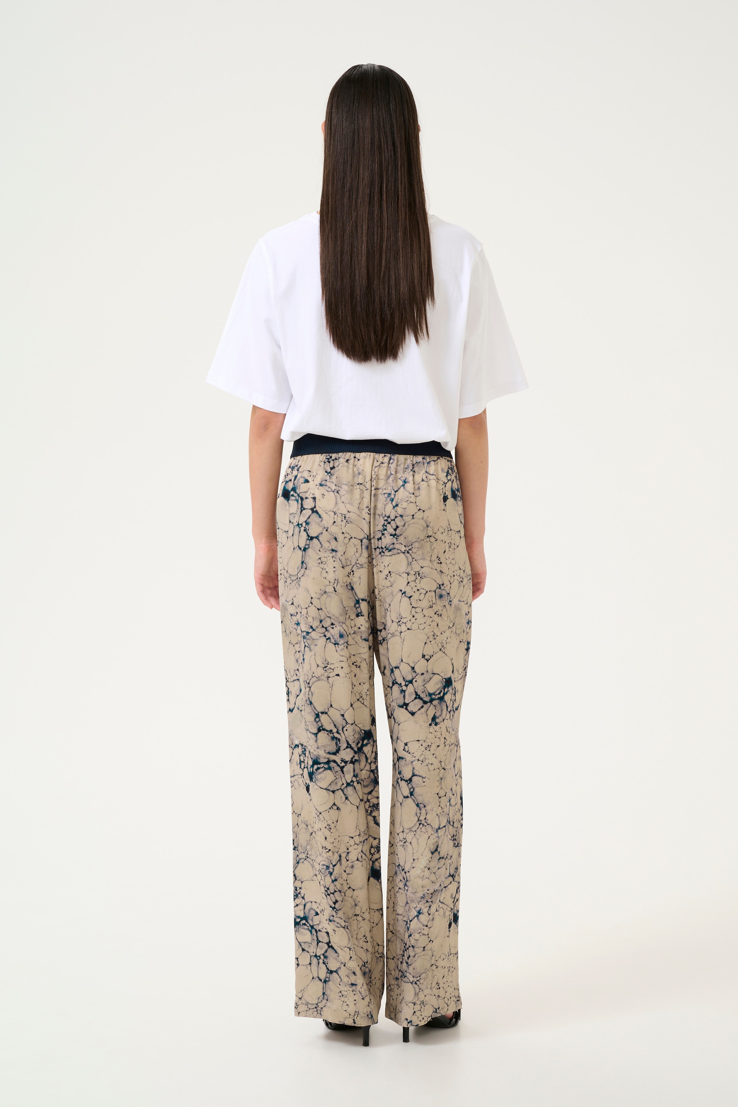 KBRonja Trousers LOOKBOOK FRONT 10105073-106277