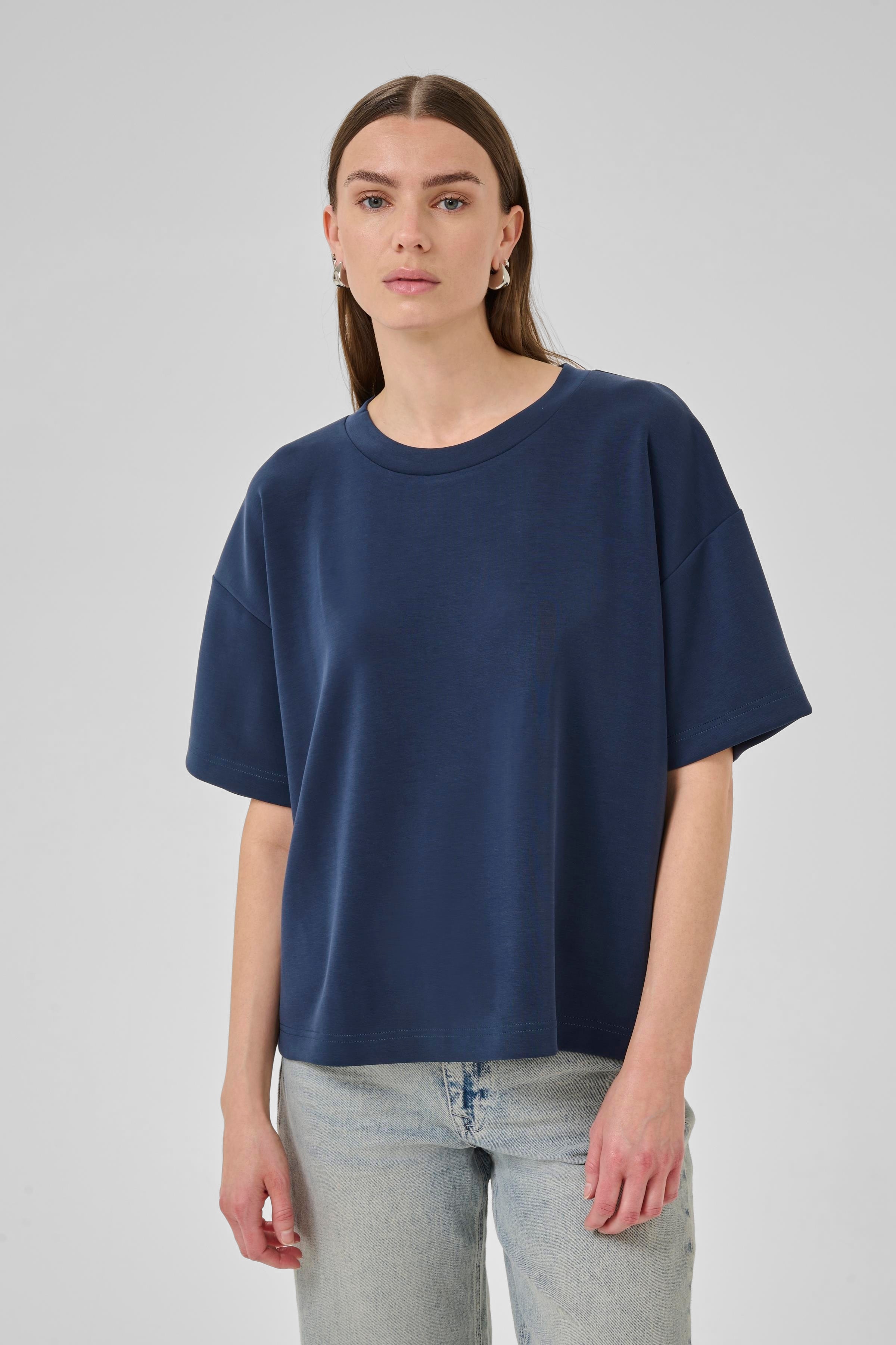 HelleMW T-shirt LOOKBOOK FRONT 10705231-194109