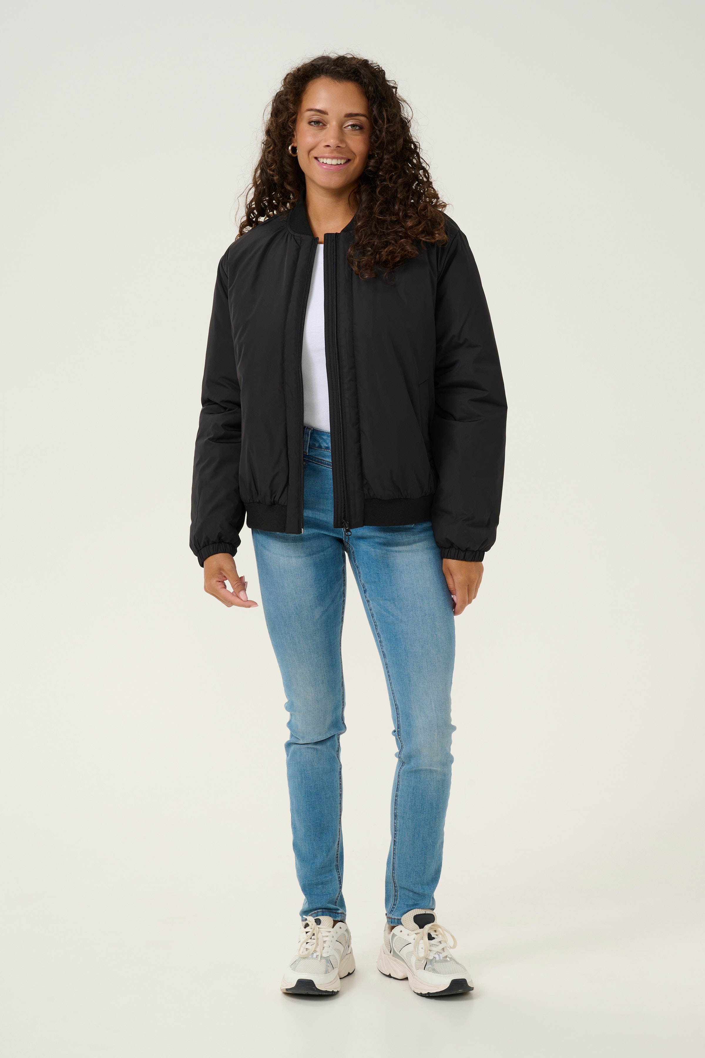 CRArwen Bomber Jacke LOOKBOOK FRONT 10613654-100120