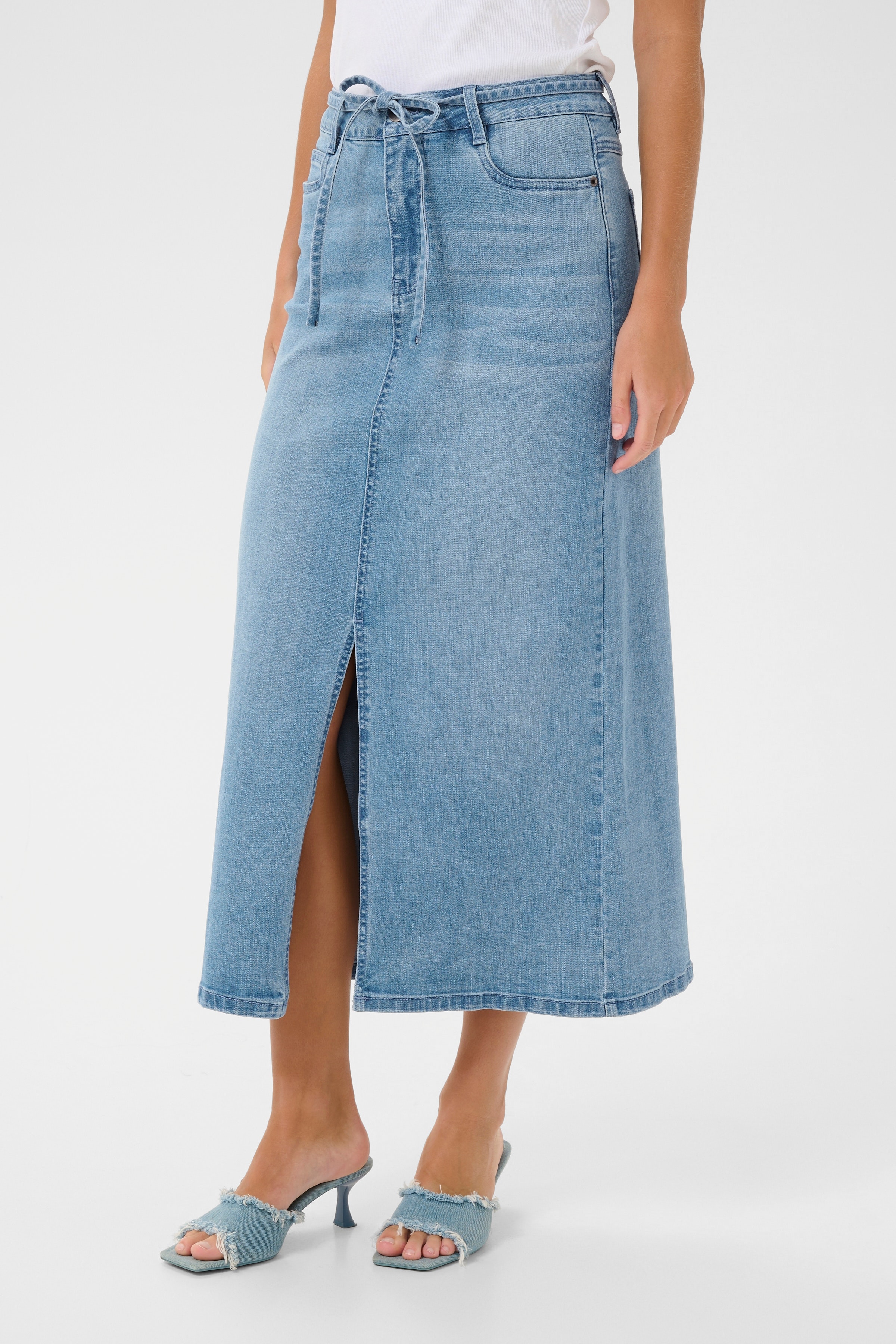 KAsarah Denimkjol LOOKBOOK FRONT 10510369-108113