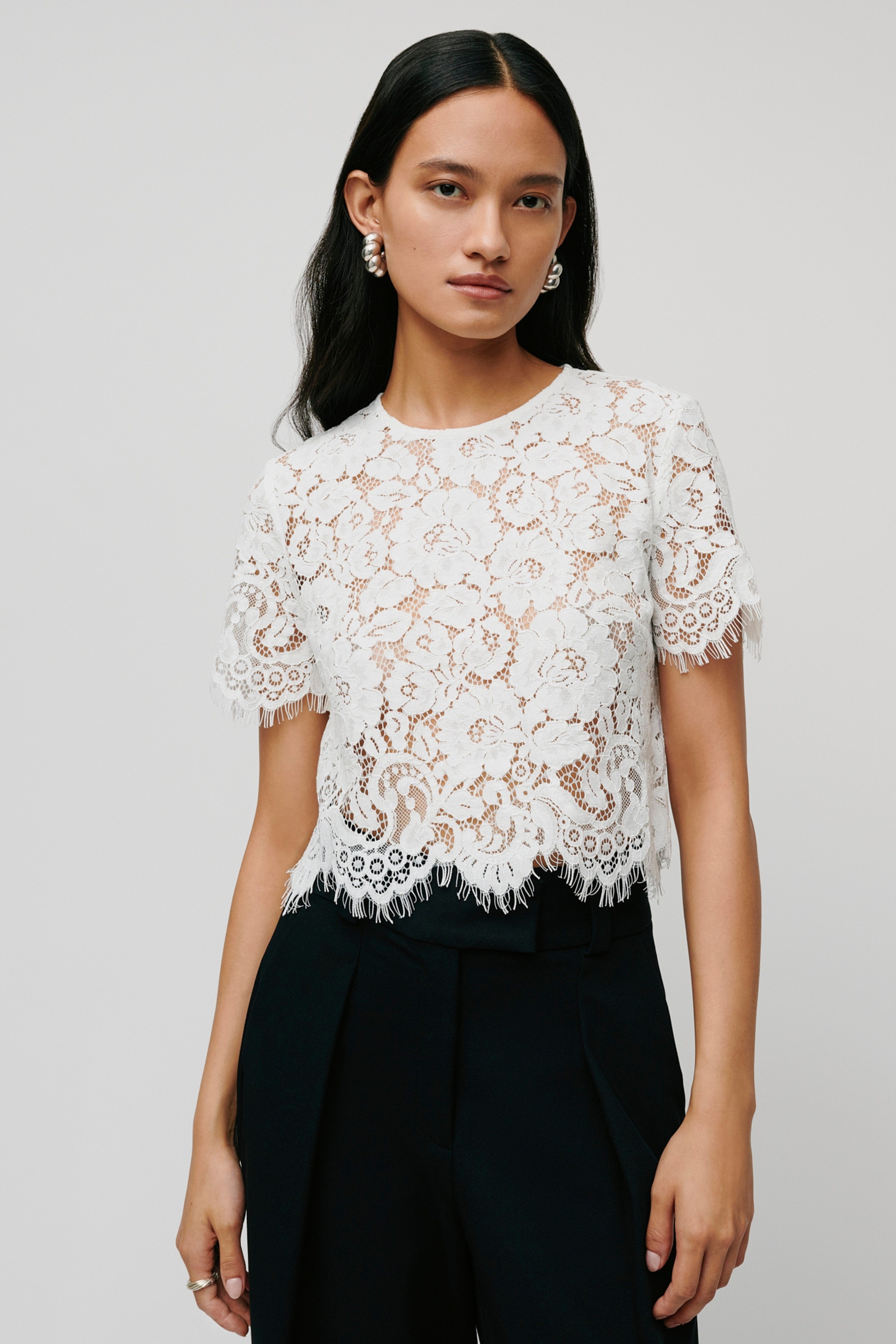 TRACEY Top LOOKBOOK FRONT 30600444-WH010