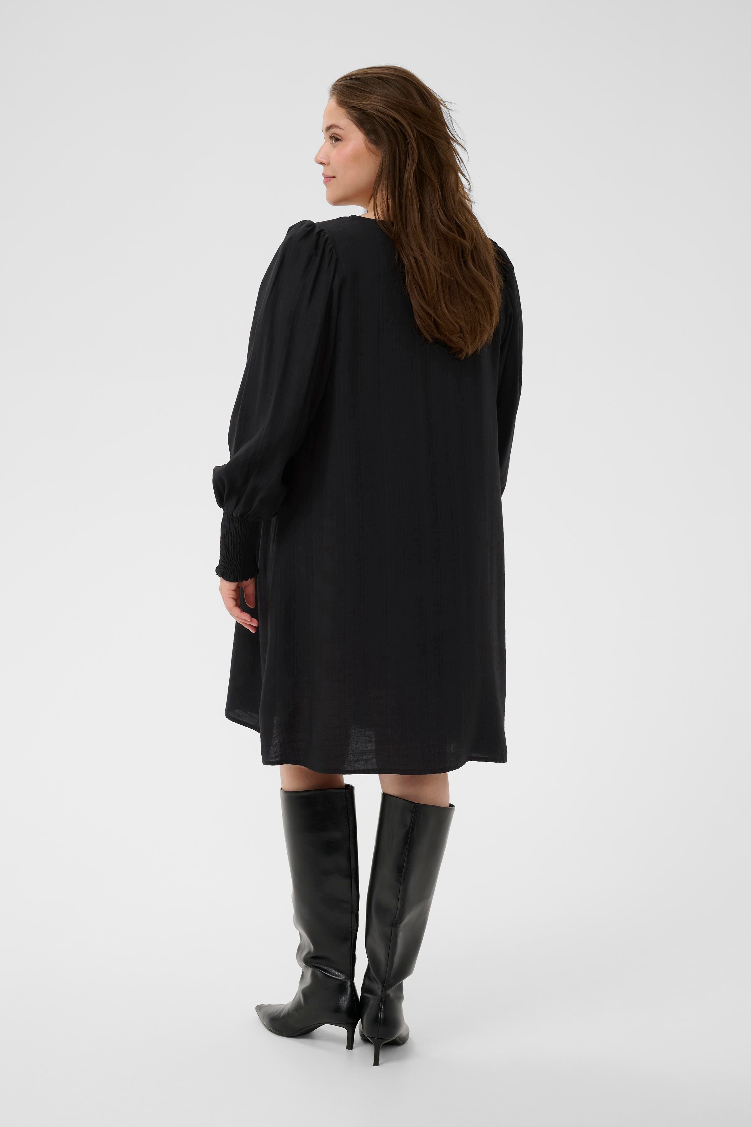 KCsofia Dress LOOKBOOK BACK 10583890-100121