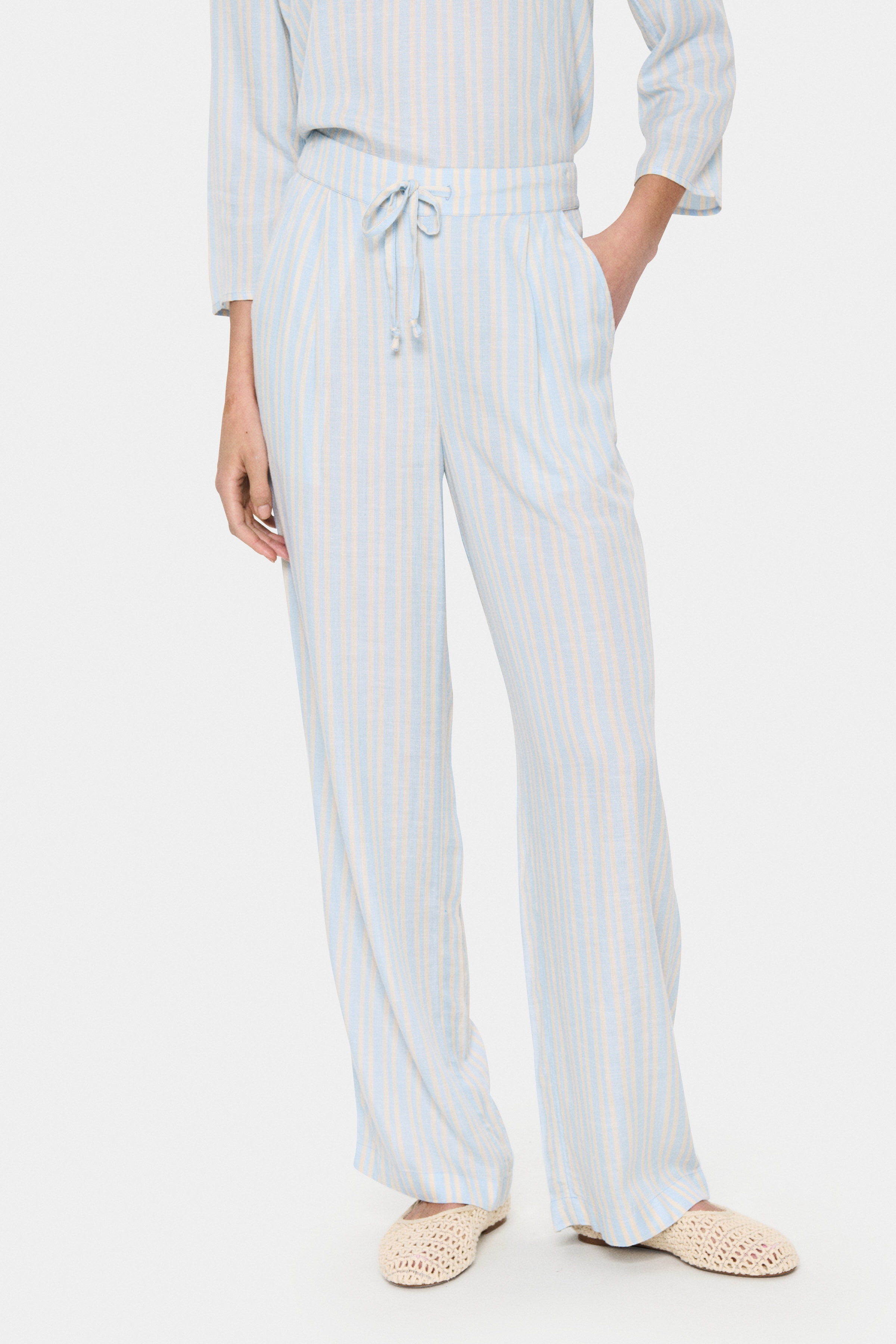 KathaSZ Hose LOOKBOOK FRONT 30514114-303713