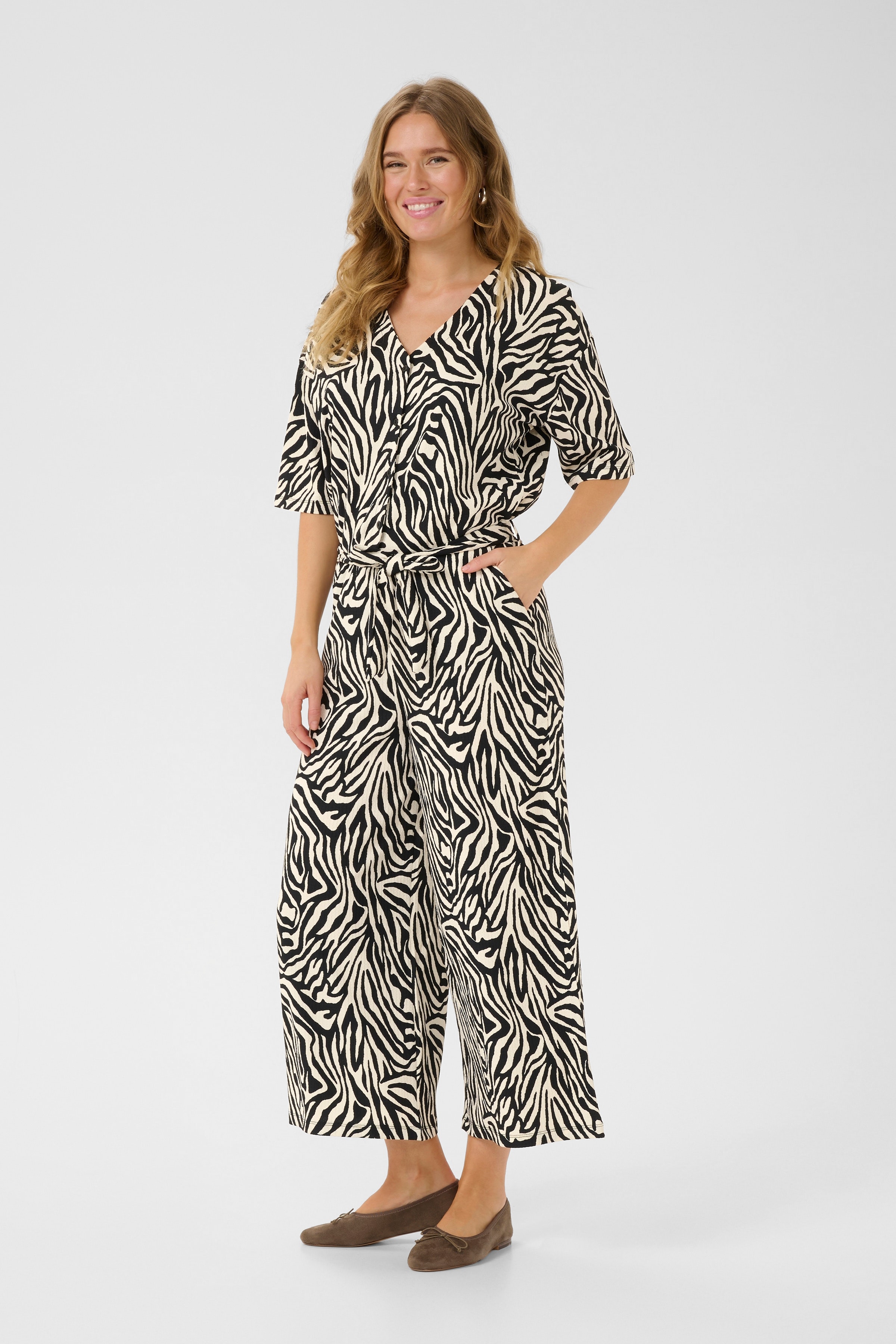 KAivanna Overall LOOKBOOK FRONT 10510355-107295