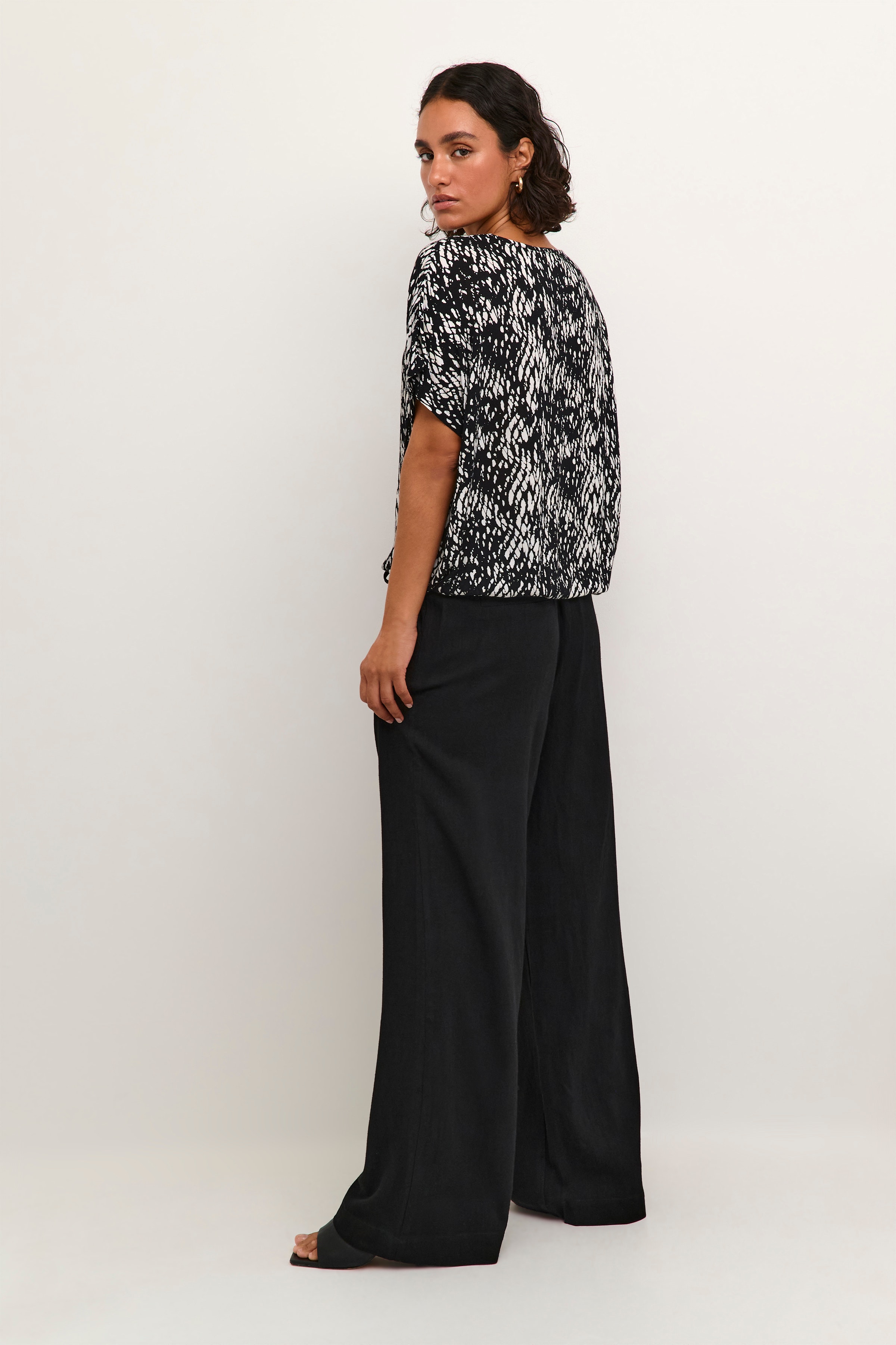 KAliny Trousers LOOKBOOK BACK 10507526-100121