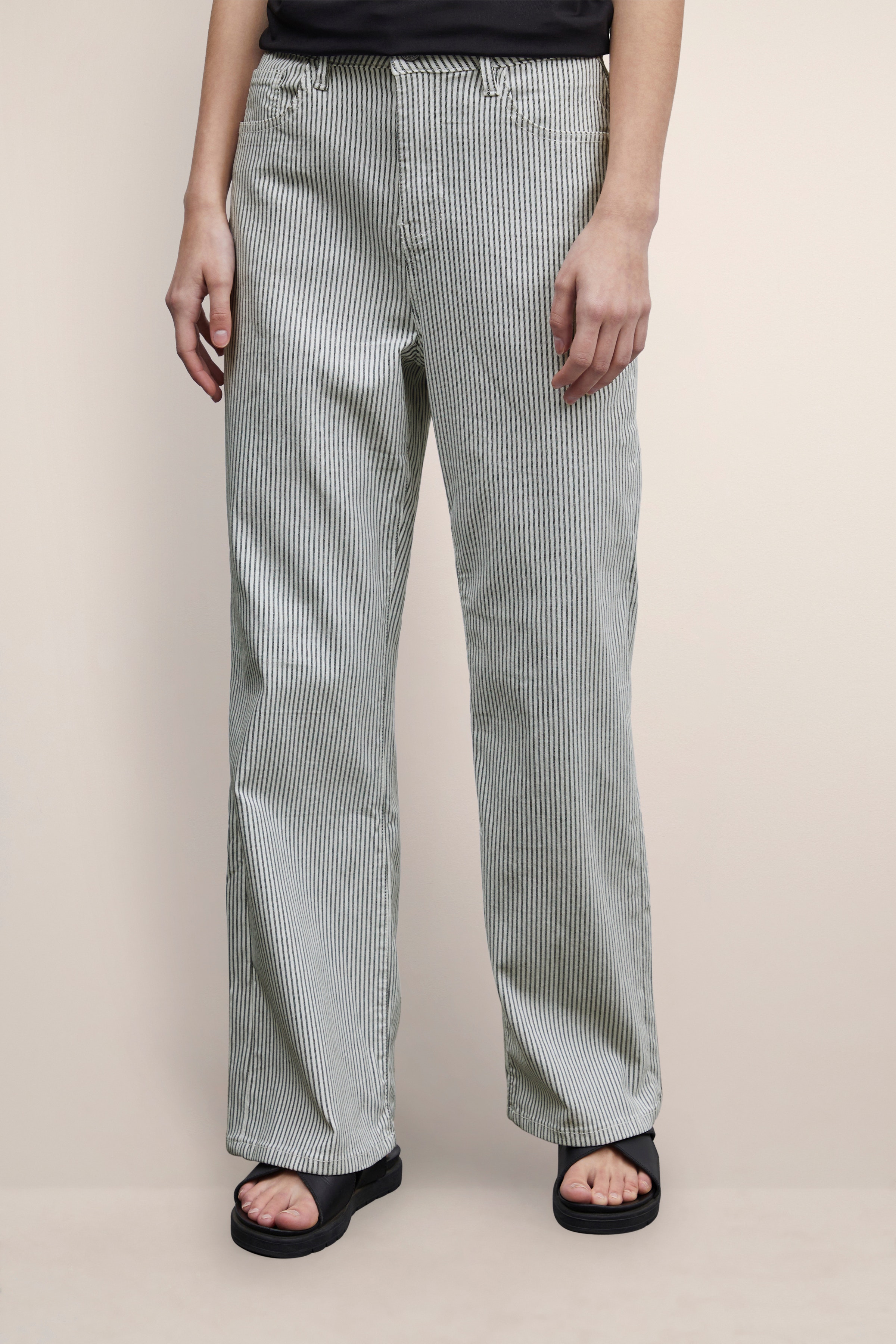 SBSTRIBEY Trousers LOOKBOOK FRONT 22100149-110105