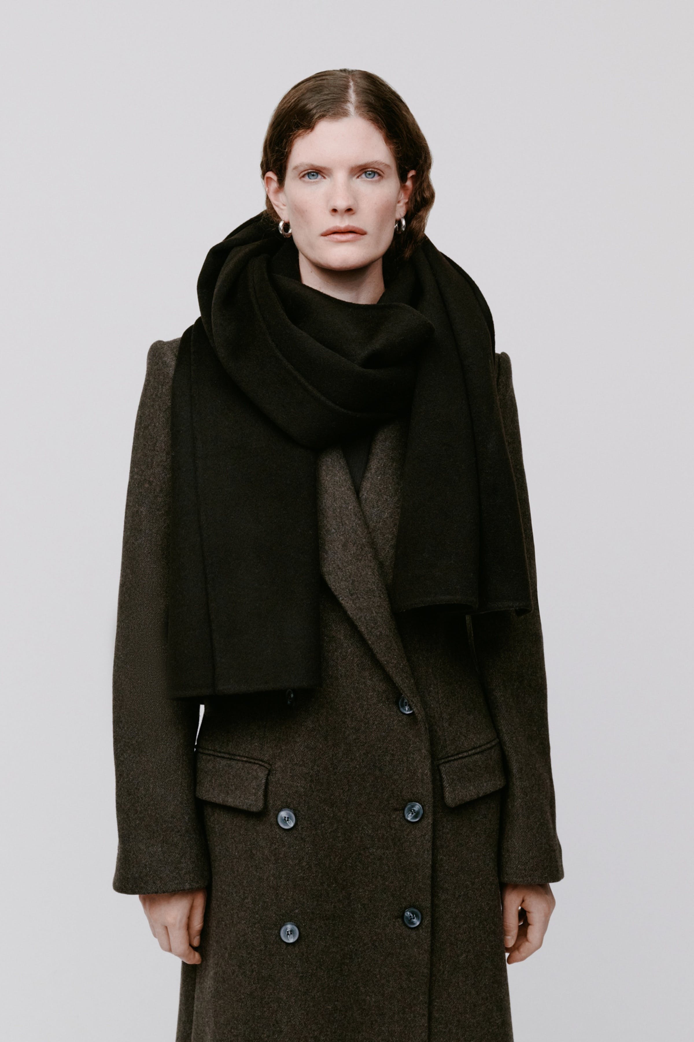 AMY SCARF LOOKBOOK FRONT 30600714-BR291