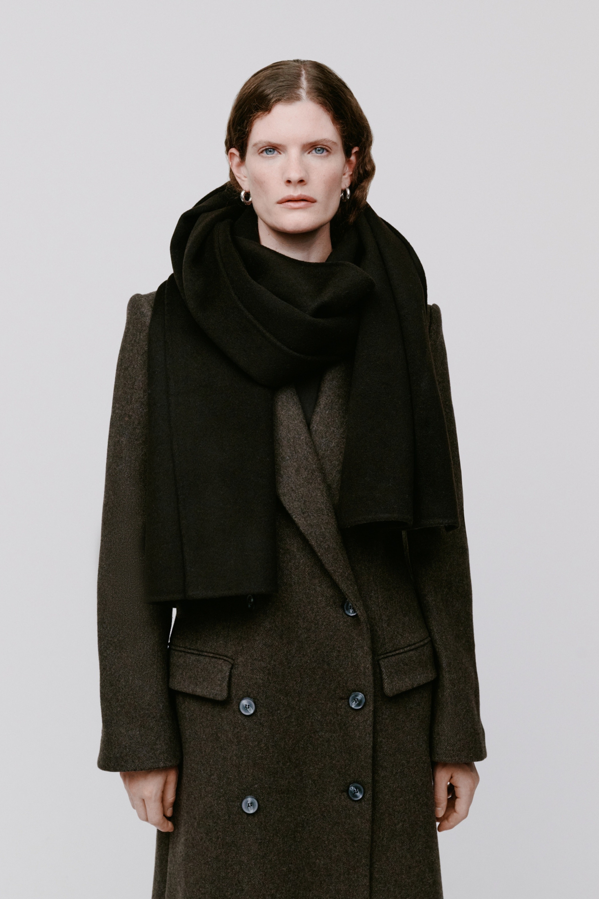 AMY SCARF LOOKBOOK FRONT 30600714-BR291