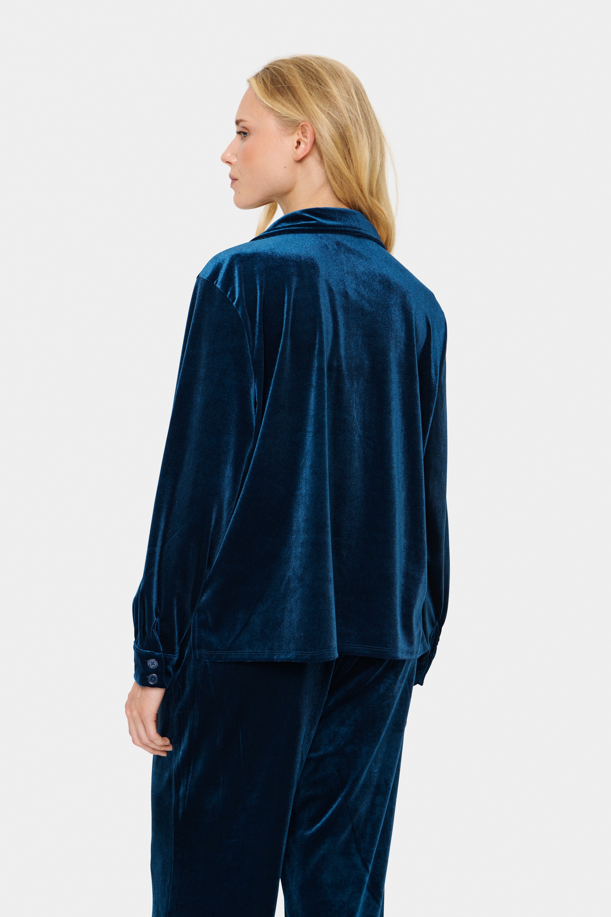 HenrikaSZ Velvet  Shirt LOOKBOOK BACK 30513616-194128