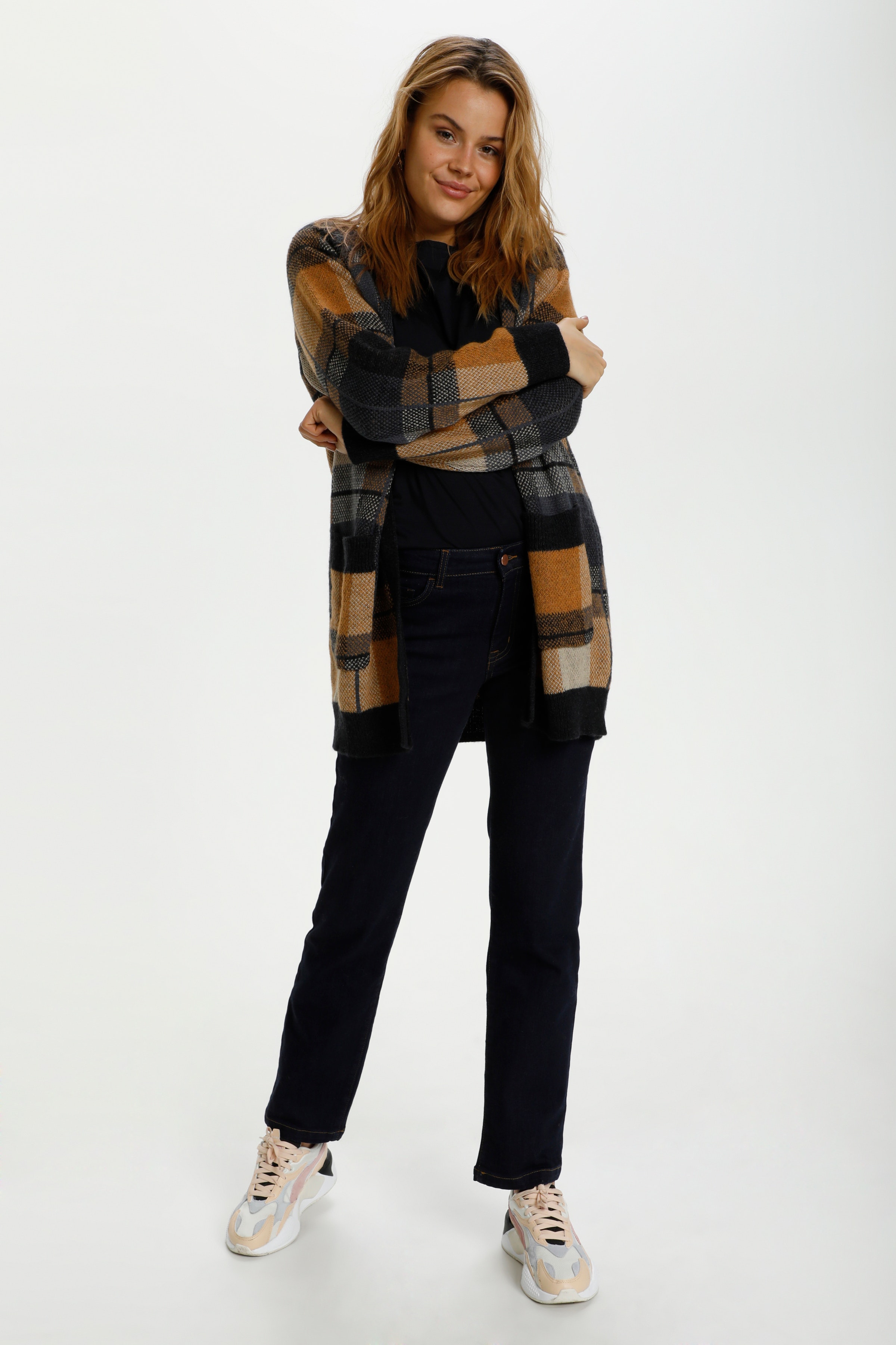  IbenaSZ Cardigan

 LOOKBOOK FRONT 30511373-193713