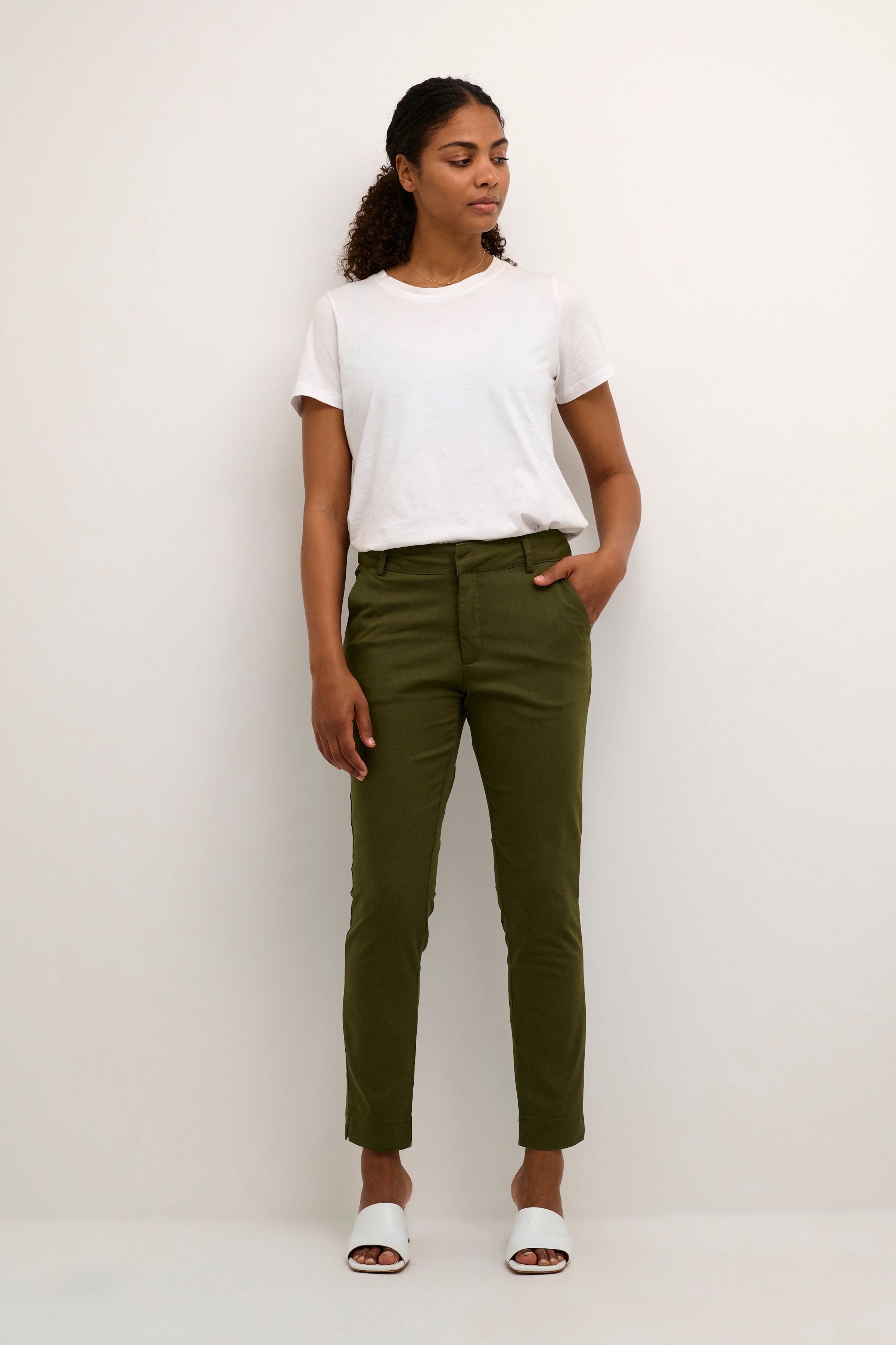 KAlea Broek LOOKBOOK FRONT 10505191-190511