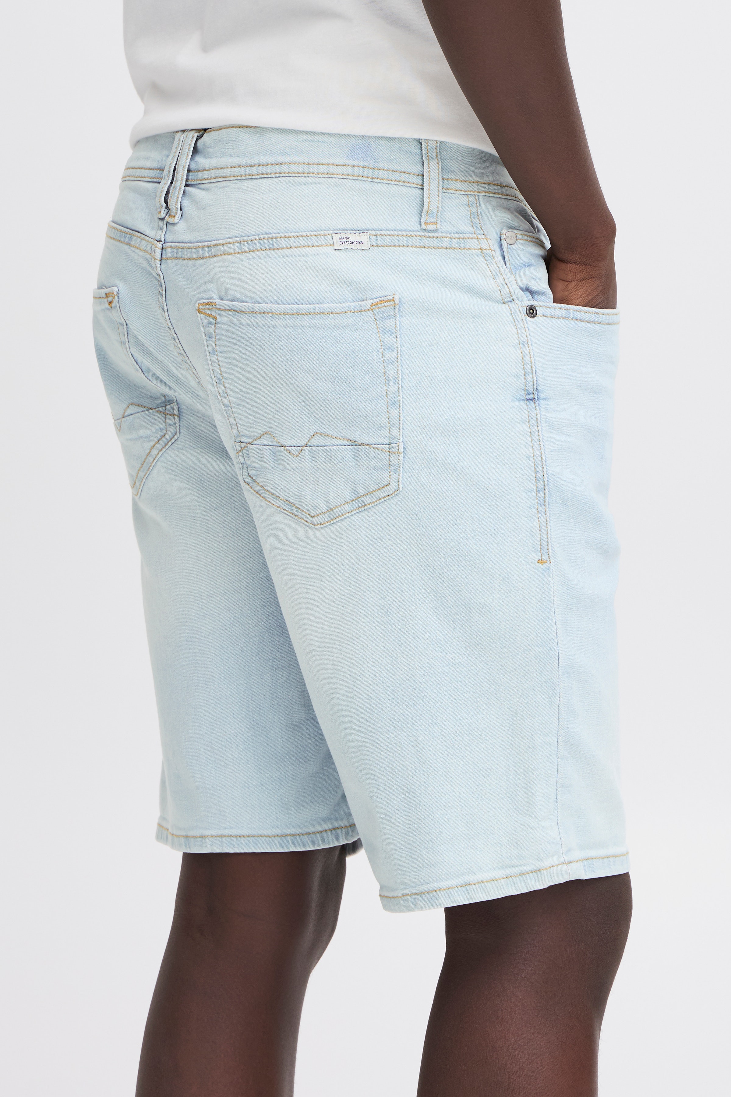 Denim shorts LOOKBOOK DETAIL 20713326-200290