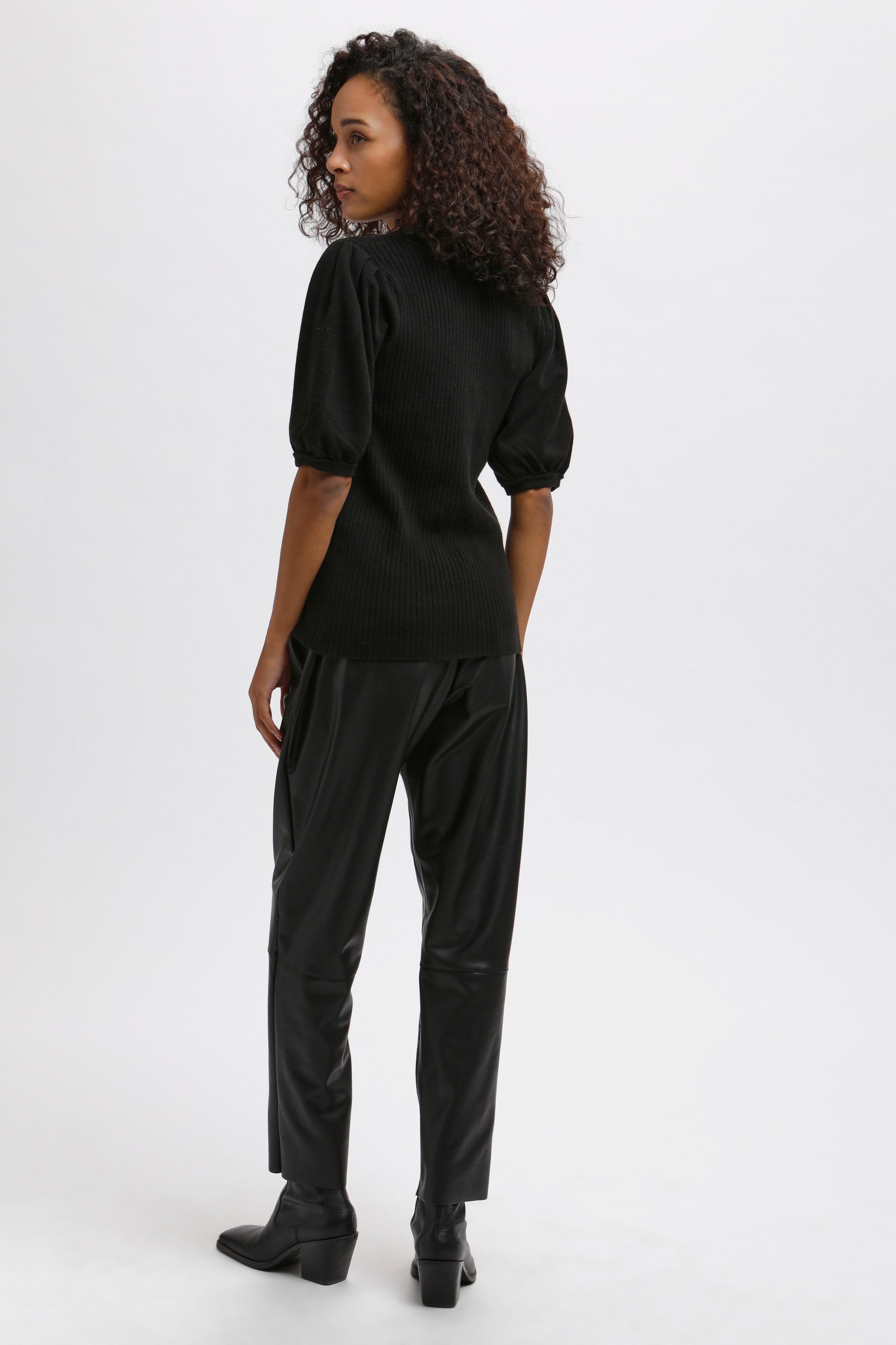 KAsini Pullover LOOKBOOK BACK 10505779-100121
