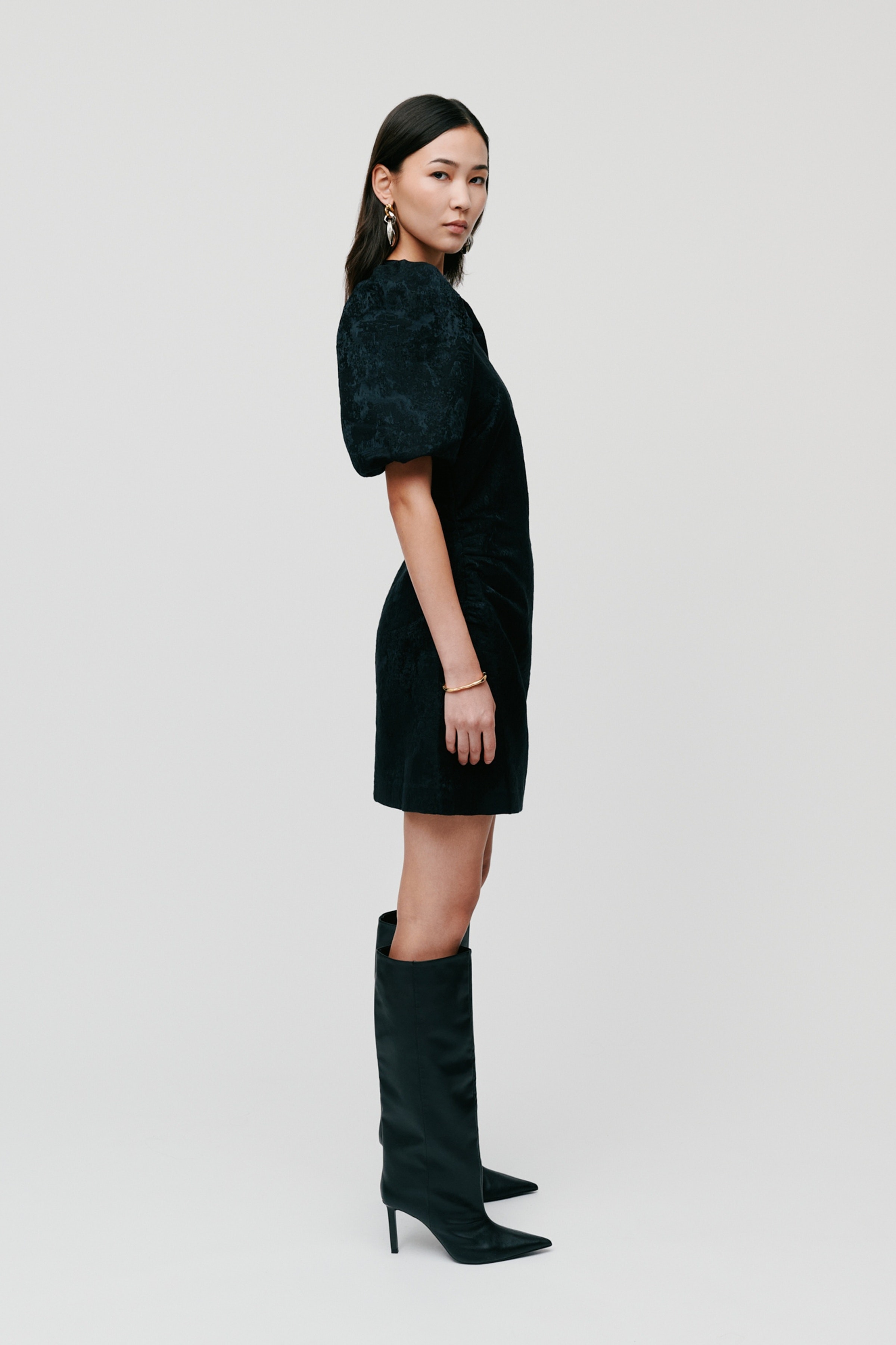 Nissa Kjole LOOKBOOK FRONT 30600539-BK999