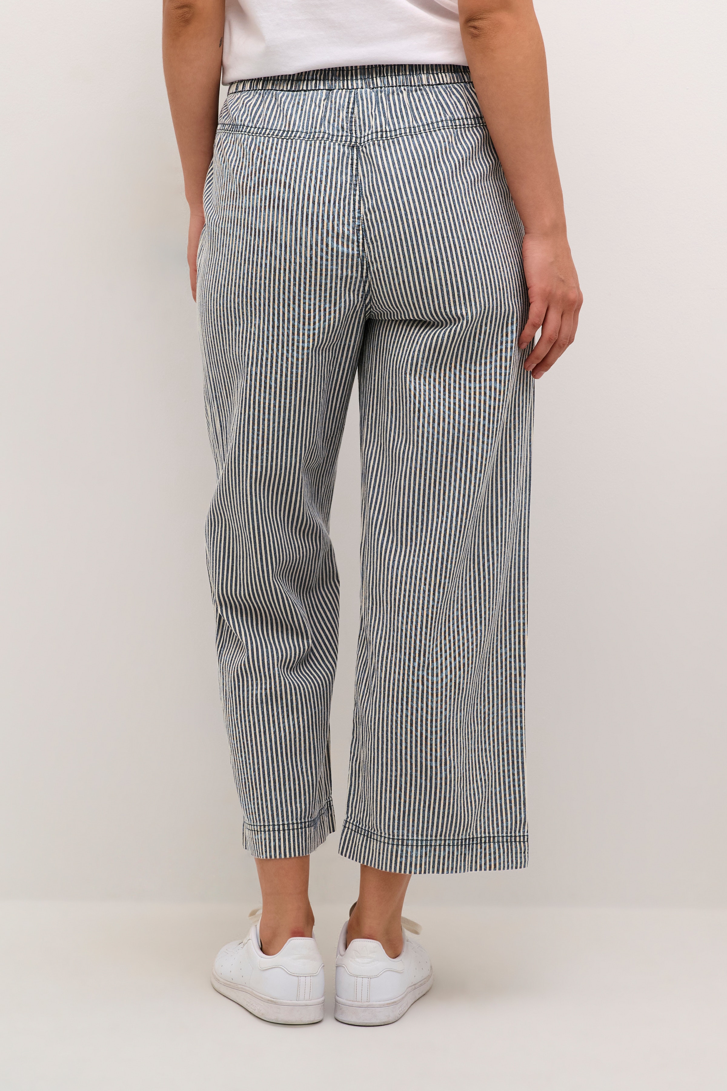 KAnaya Trousers LOOKBOOK BACK 10509009-106298