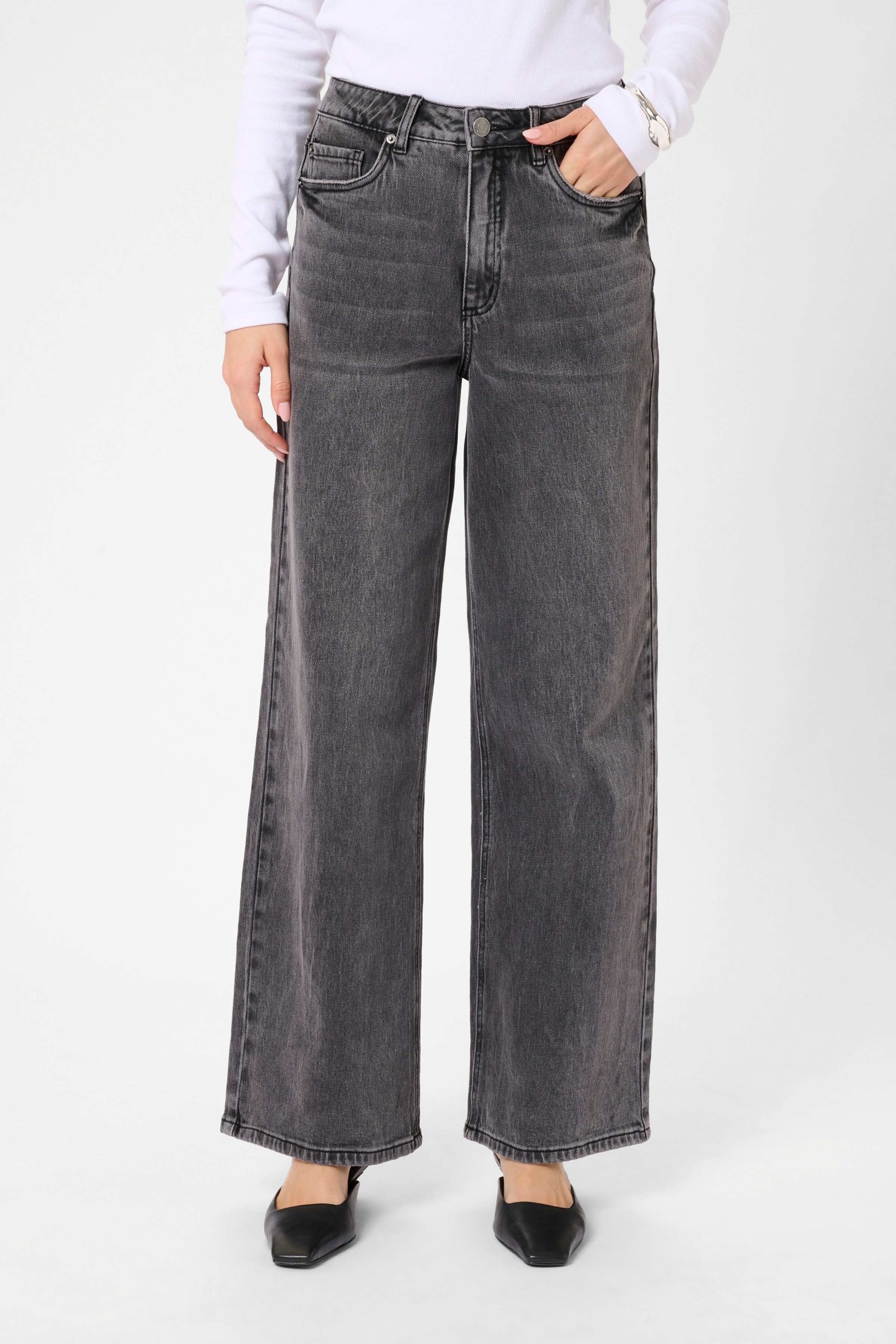 KAmeadow Jeans LOOKBOOK FRONT 10510712-108531