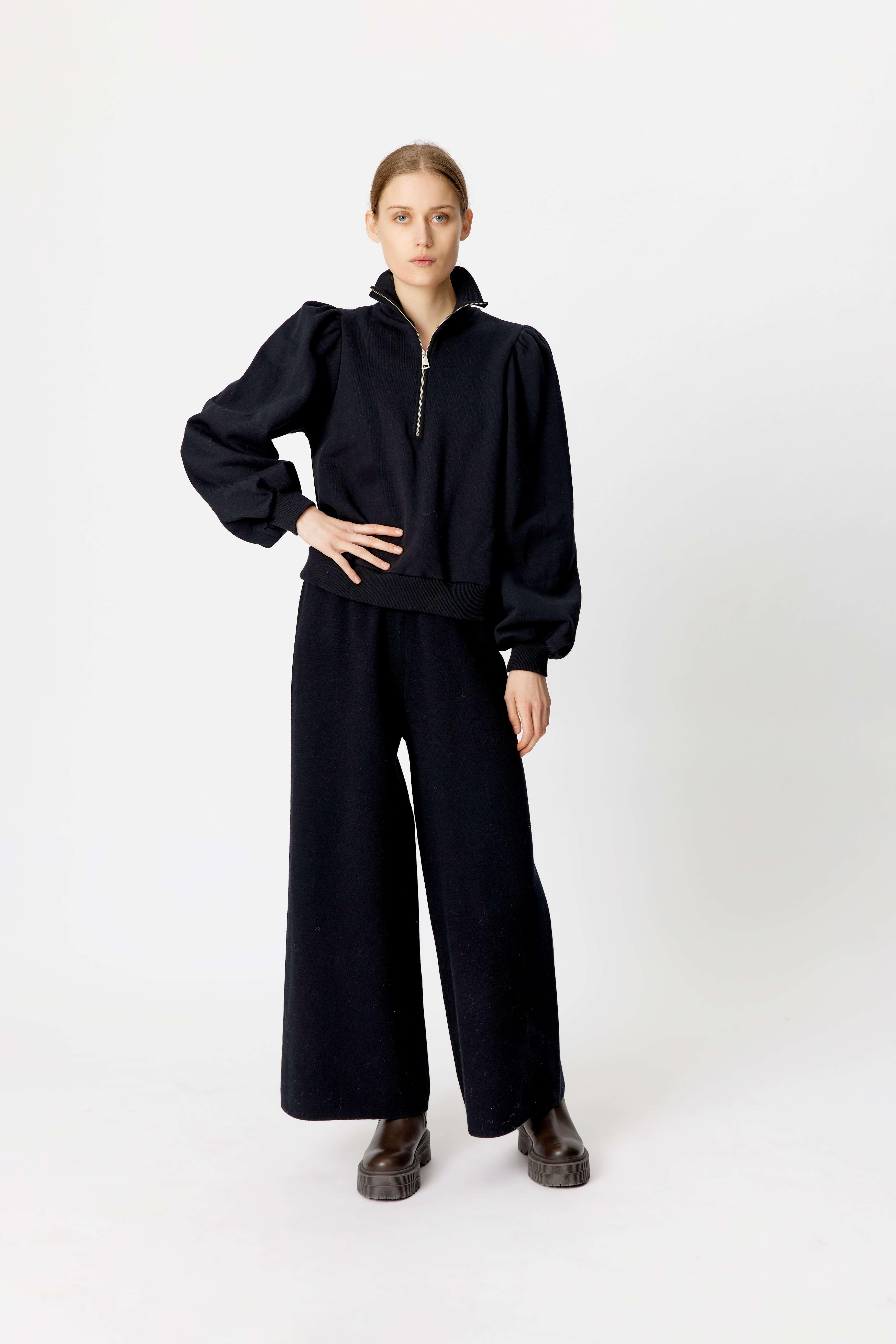 NankitaGZ Sweatshirt LOOKBOOK FRONT 10905581-100017