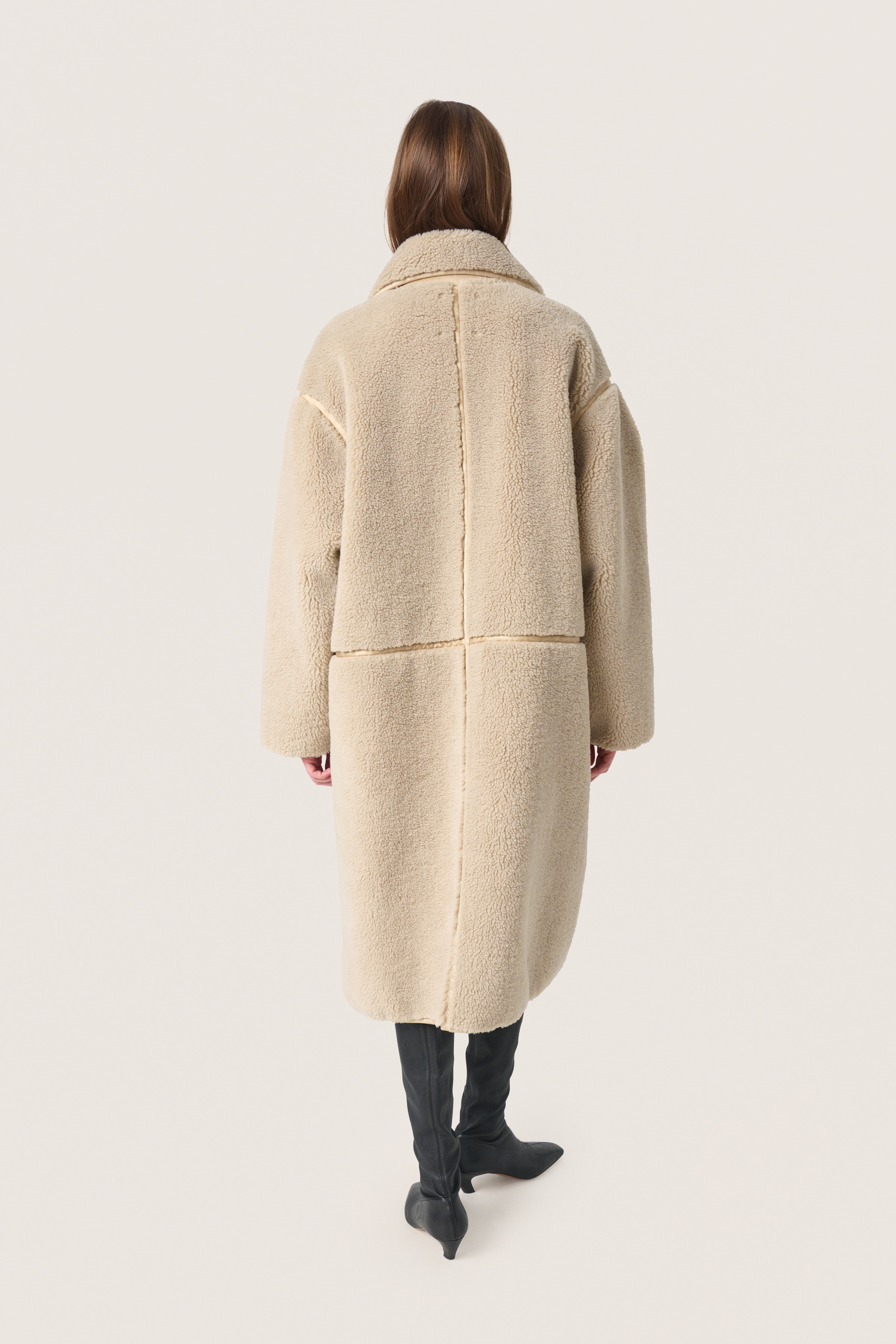 SLEvannah Coat LOOKBOOK BACK 30408262-130404