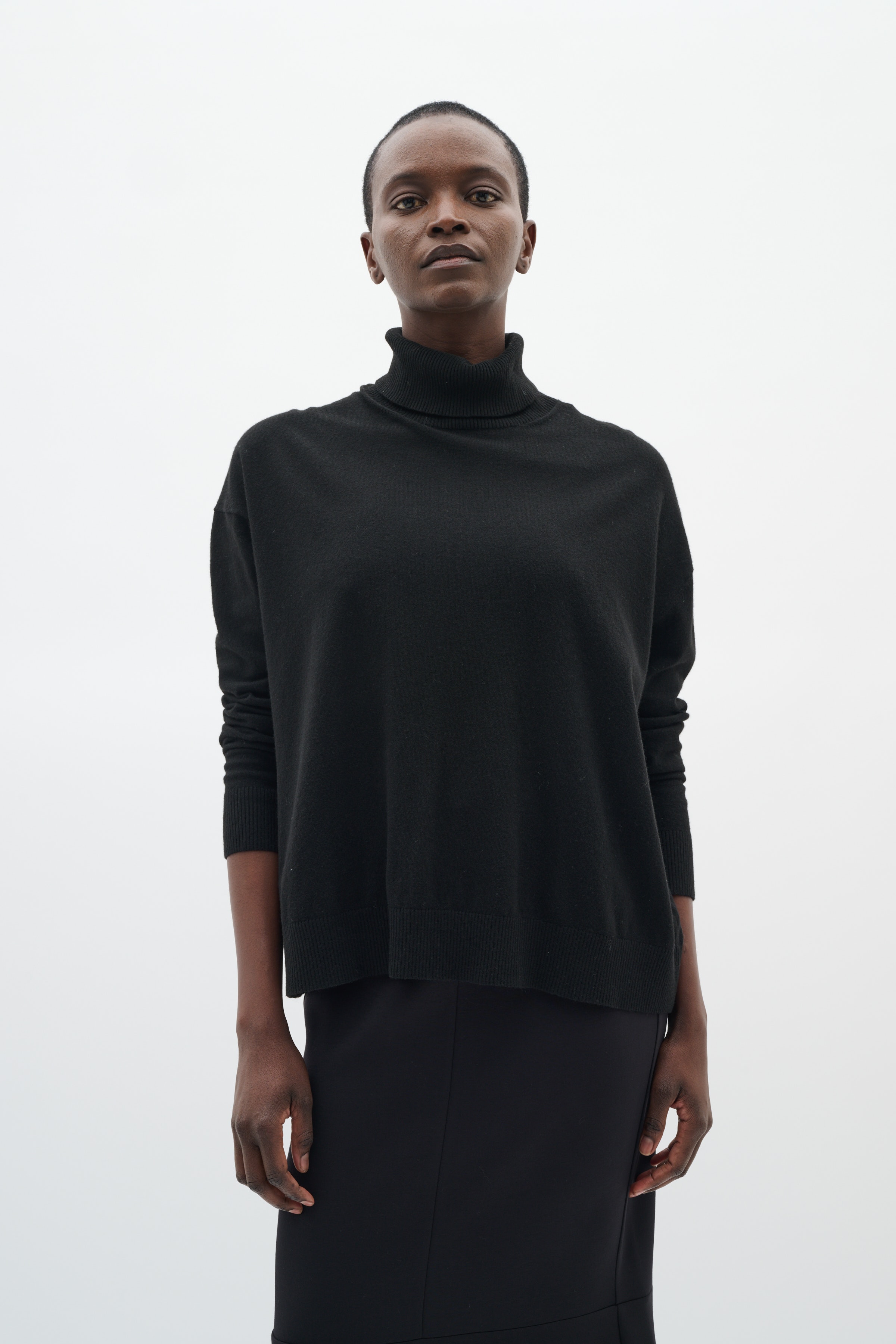 GleaIW Kellsie Turtleneck Pullover LOOKBOOK FRONT 30110934-194008