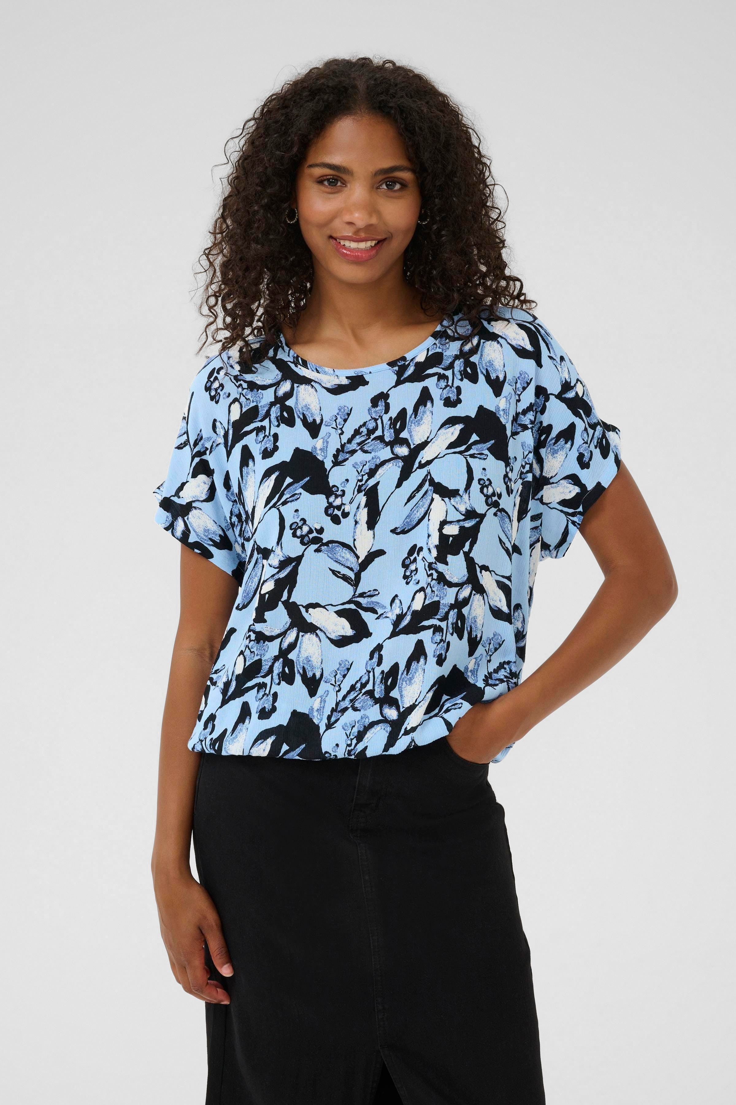 KAamber Blouse LOOKBOOK FRONT 10508257-107938