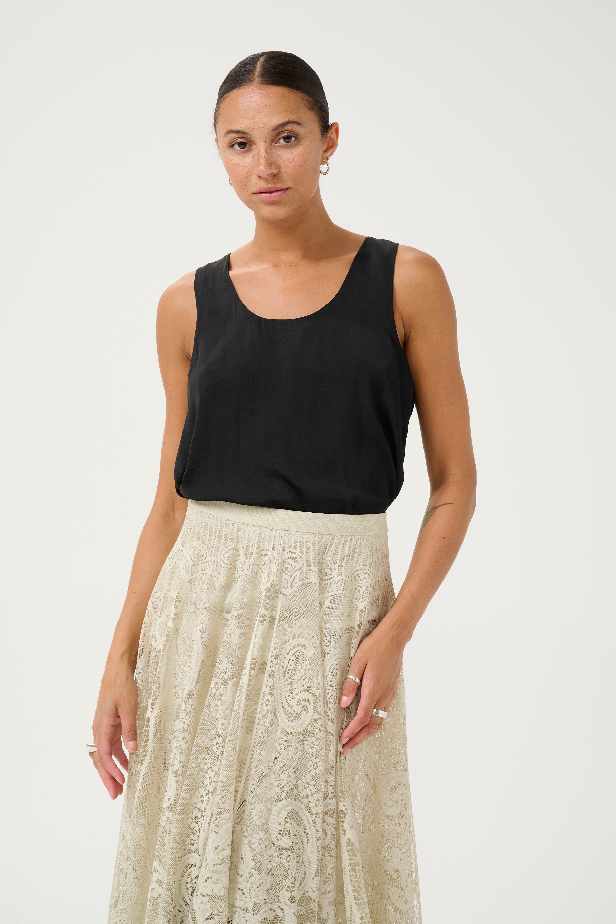 KAallie Bluse LOOKBOOK FRONT 10509832-100121